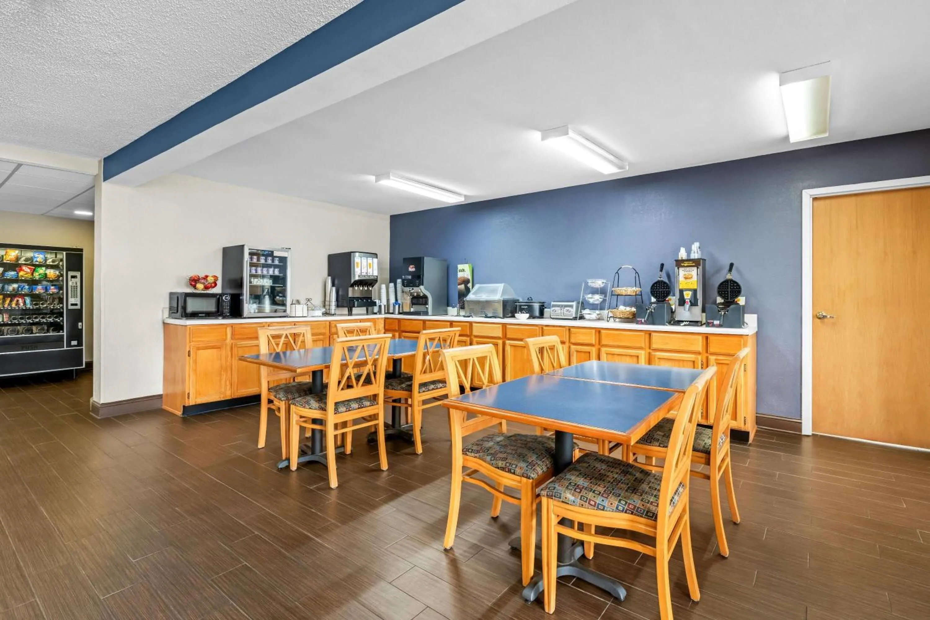 Restaurant/places to eat in Microtel Inn & Suites by Wyndham Statesville