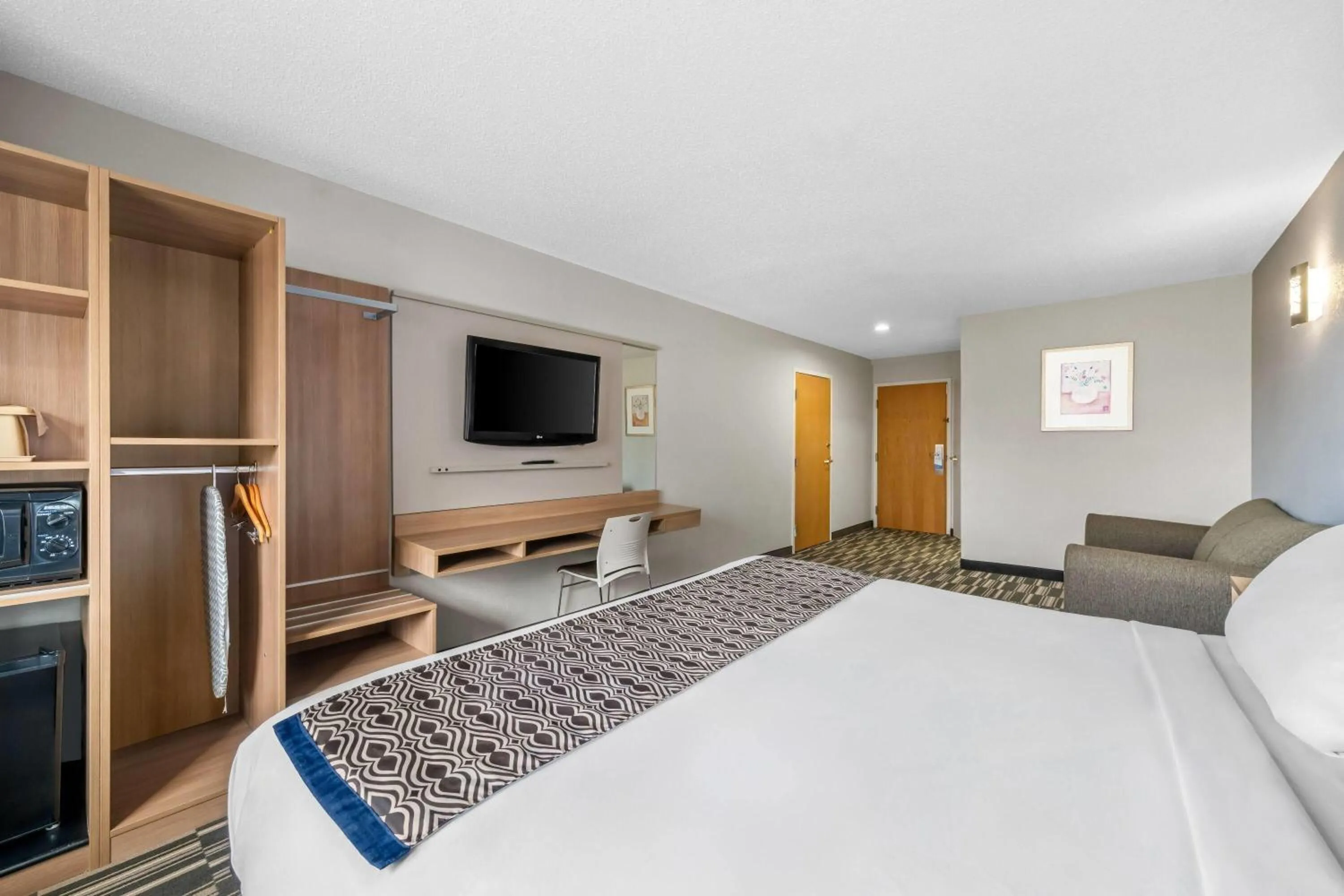 Bed in Microtel Inn & Suites by Wyndham Statesville