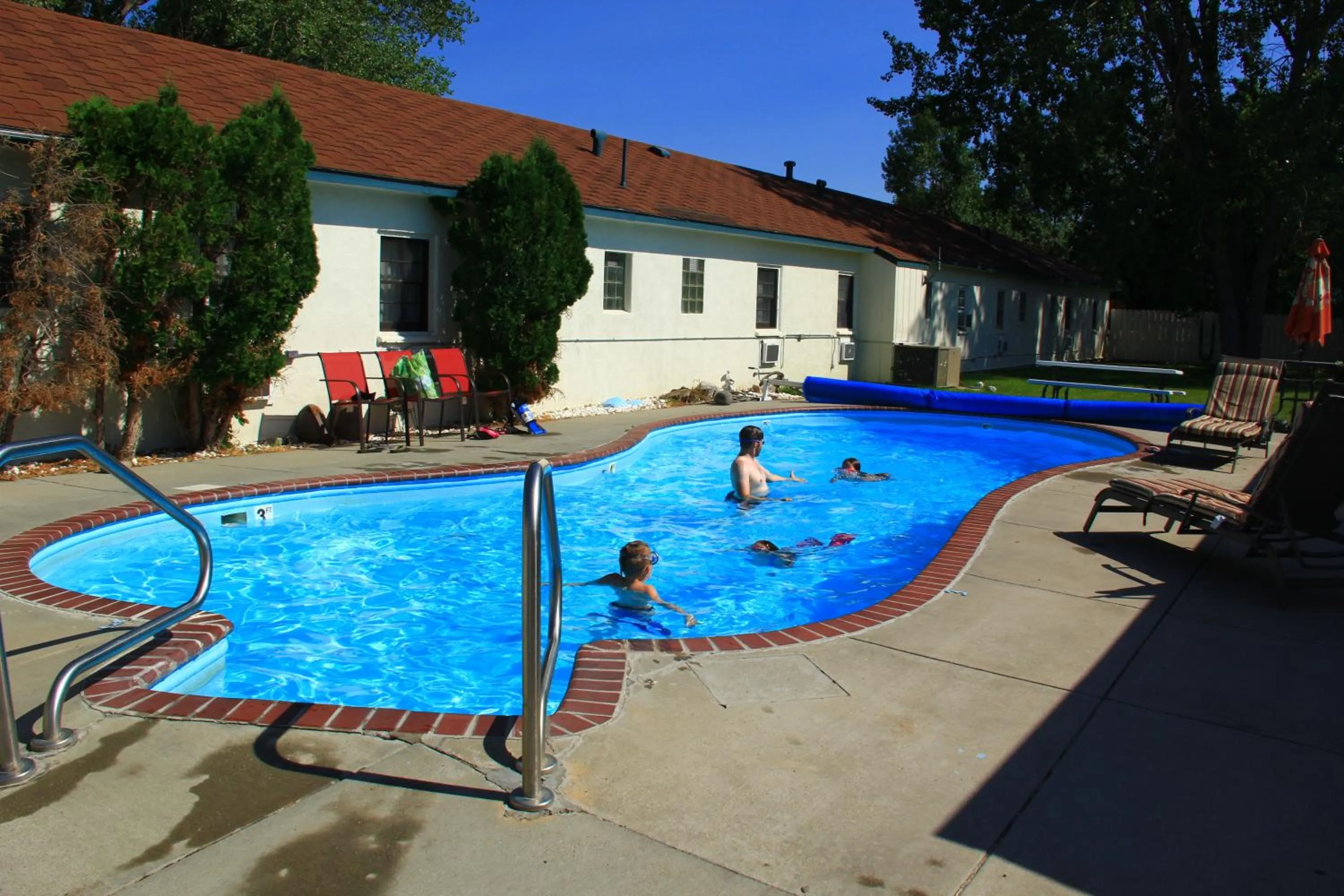 Day in Sunrise Motor Inn