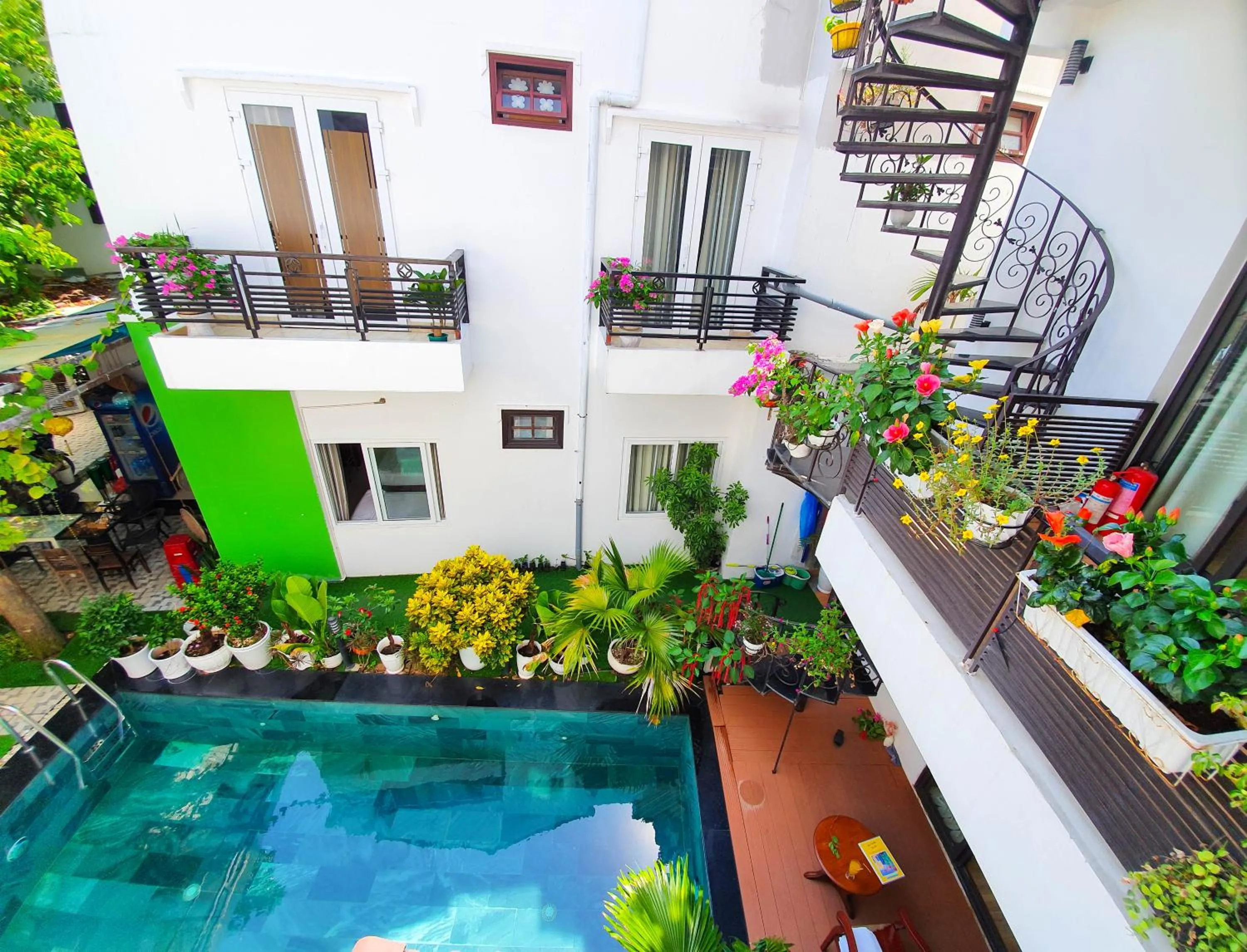 Pool view in Anh Family Homestay