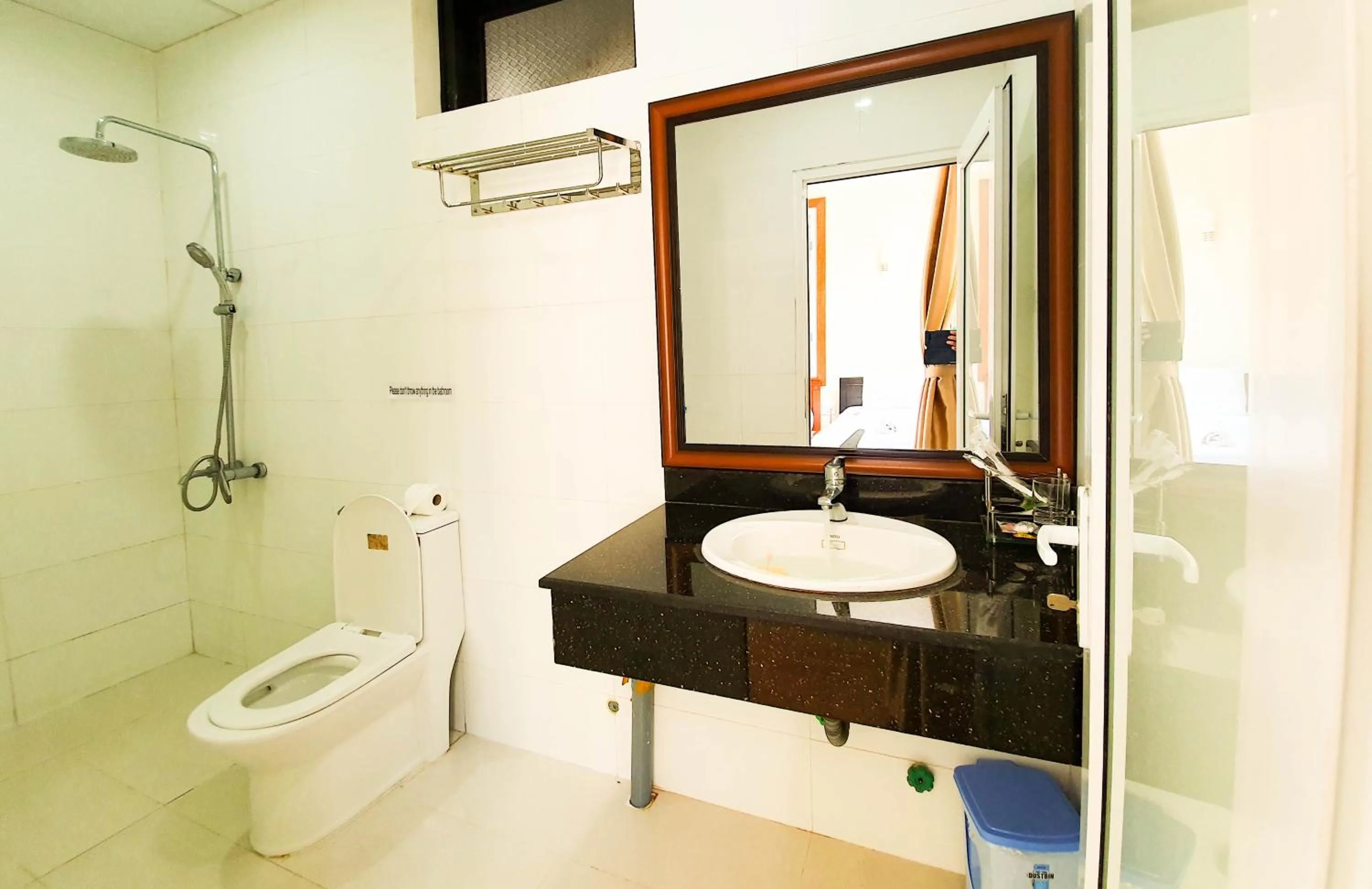 Bathroom in Anh Family Homestay
