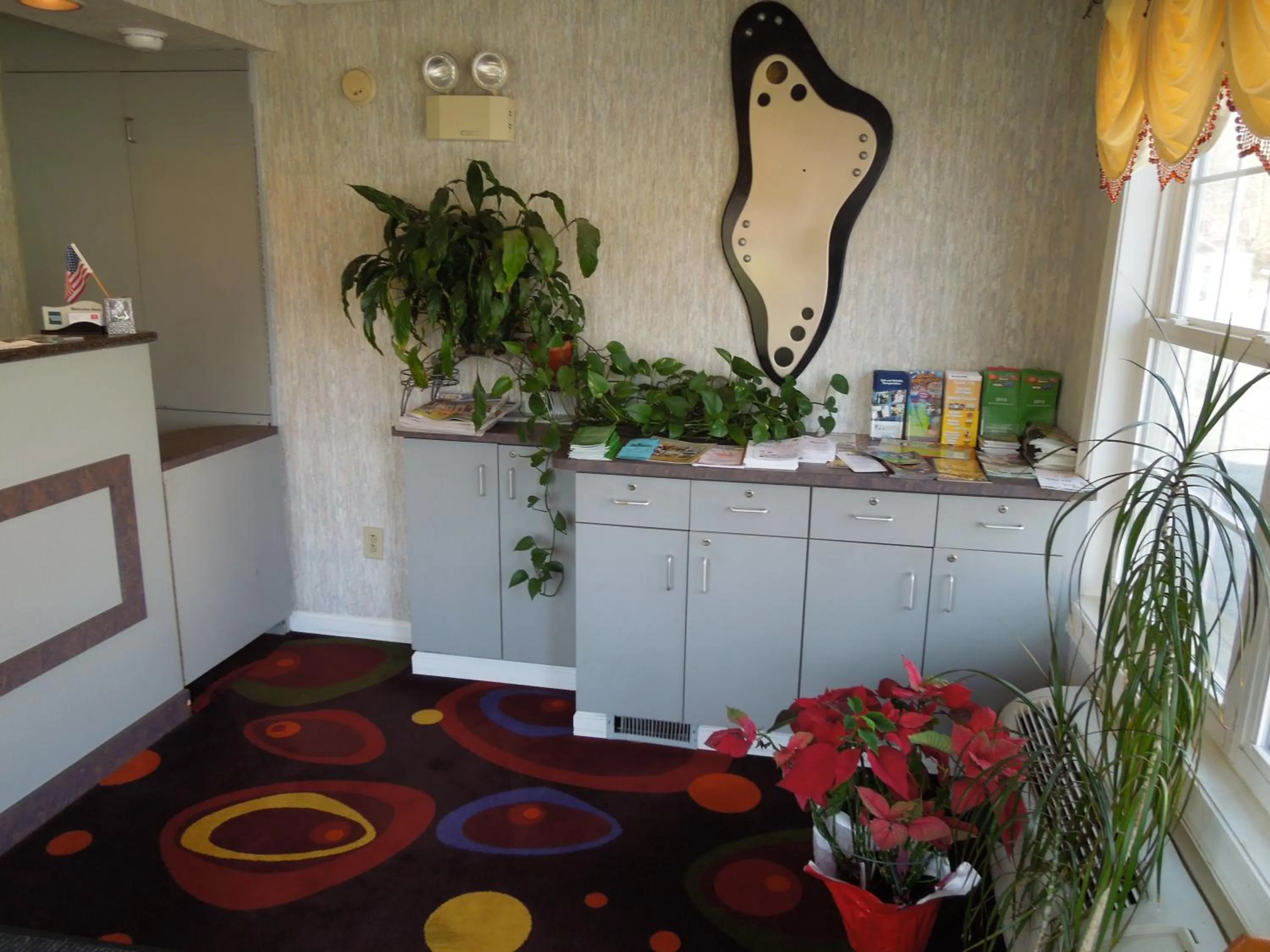 Decorative detail in Red Carpet Inn Absecon