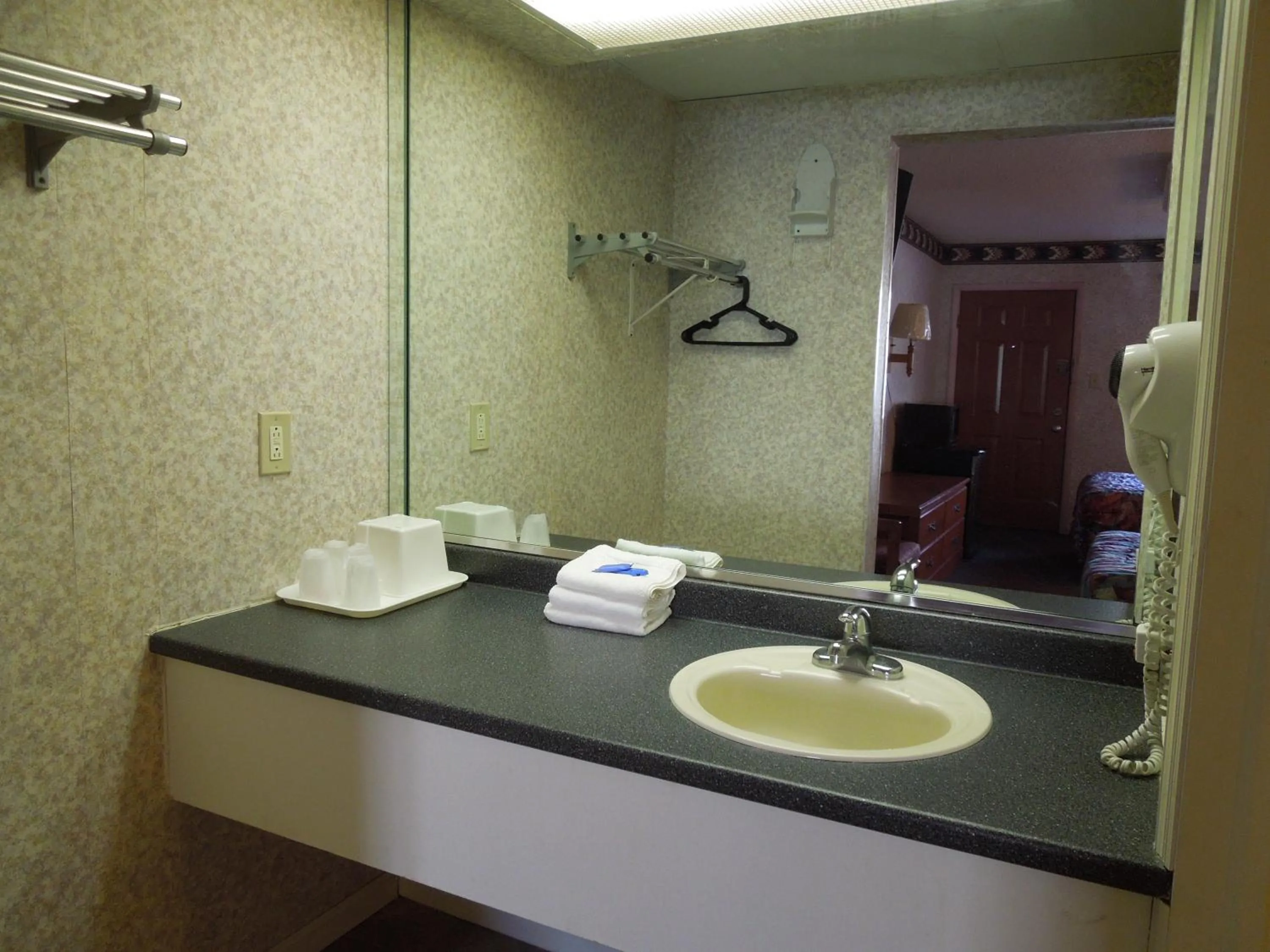 Bathroom in Red Carpet Inn Absecon
