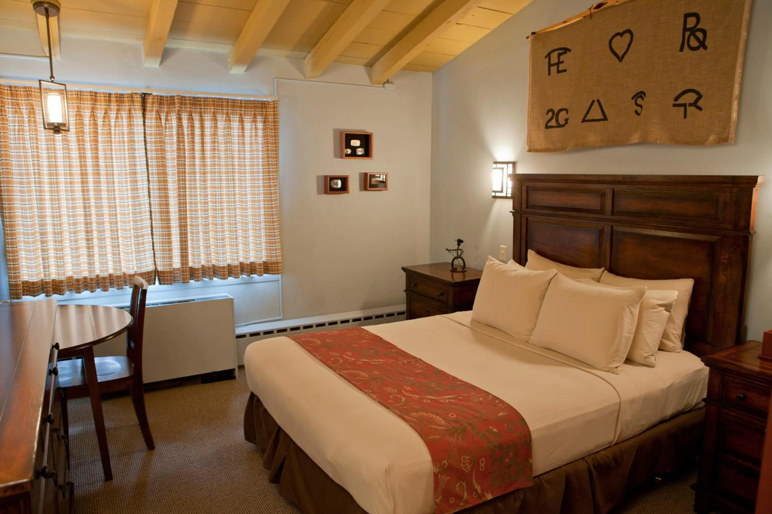 Bed in Dude Rancher Lodge