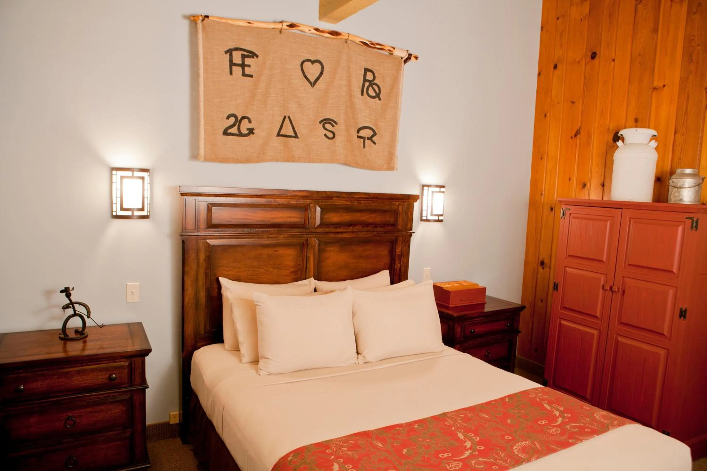 Bed in Dude Rancher Lodge