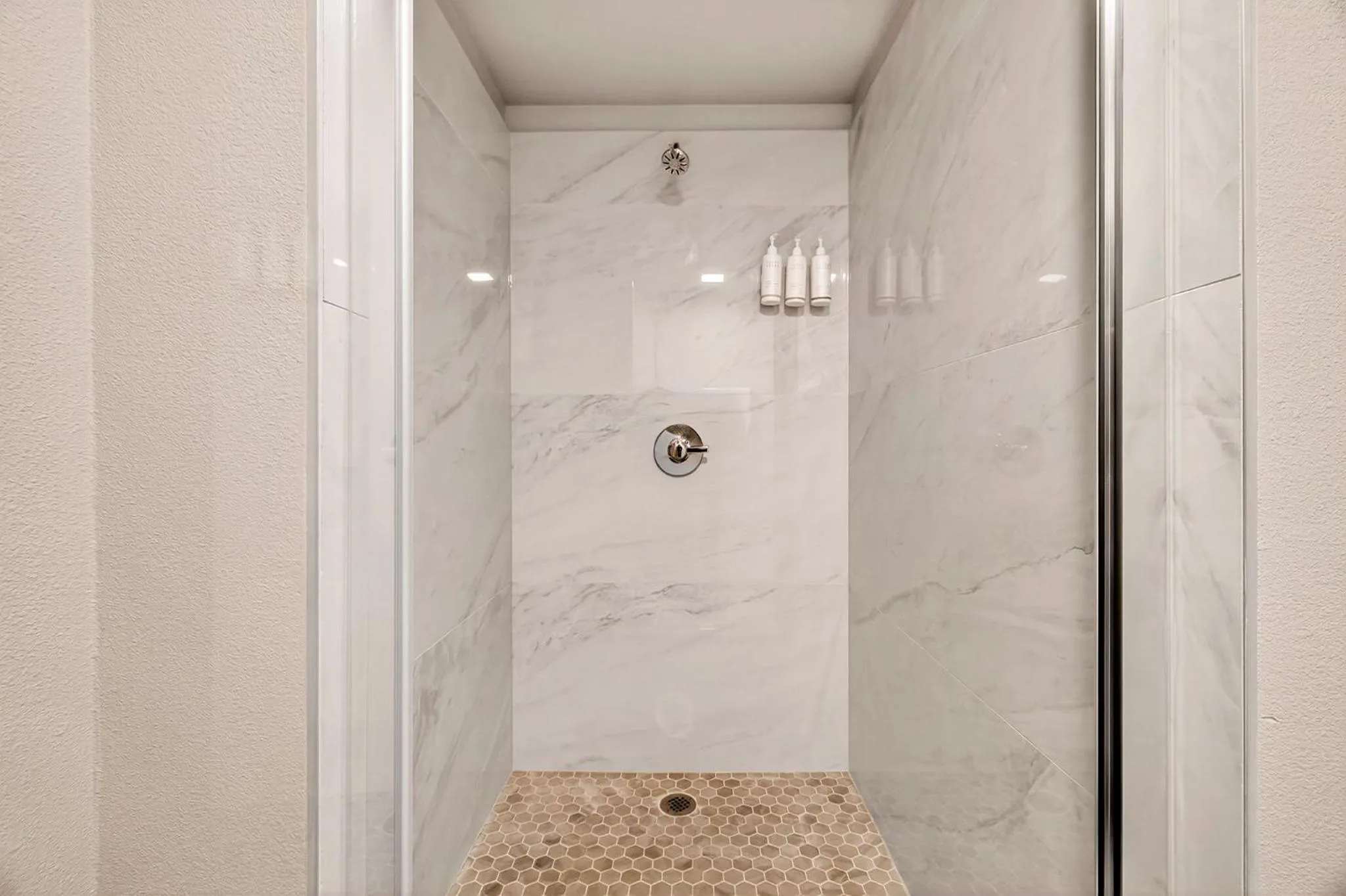 Shower in Northern Queen Inn