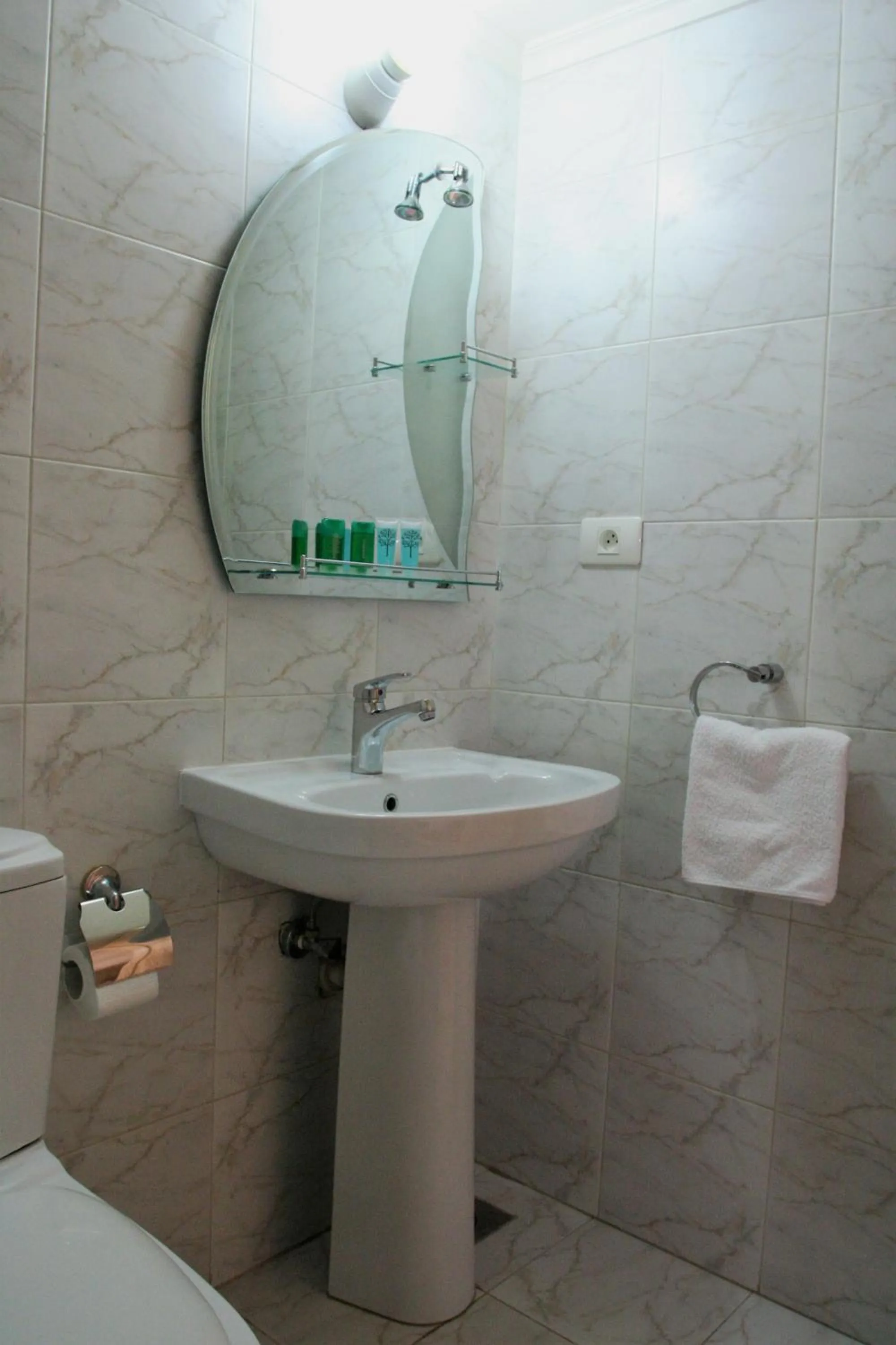 Bathroom in Byblos Comfort Hotel