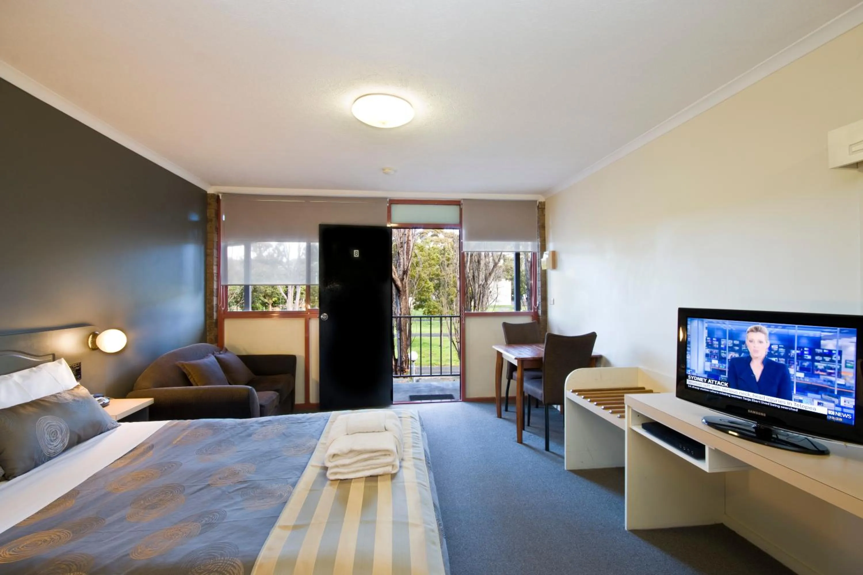 Bed in Lorne Coachman Inn