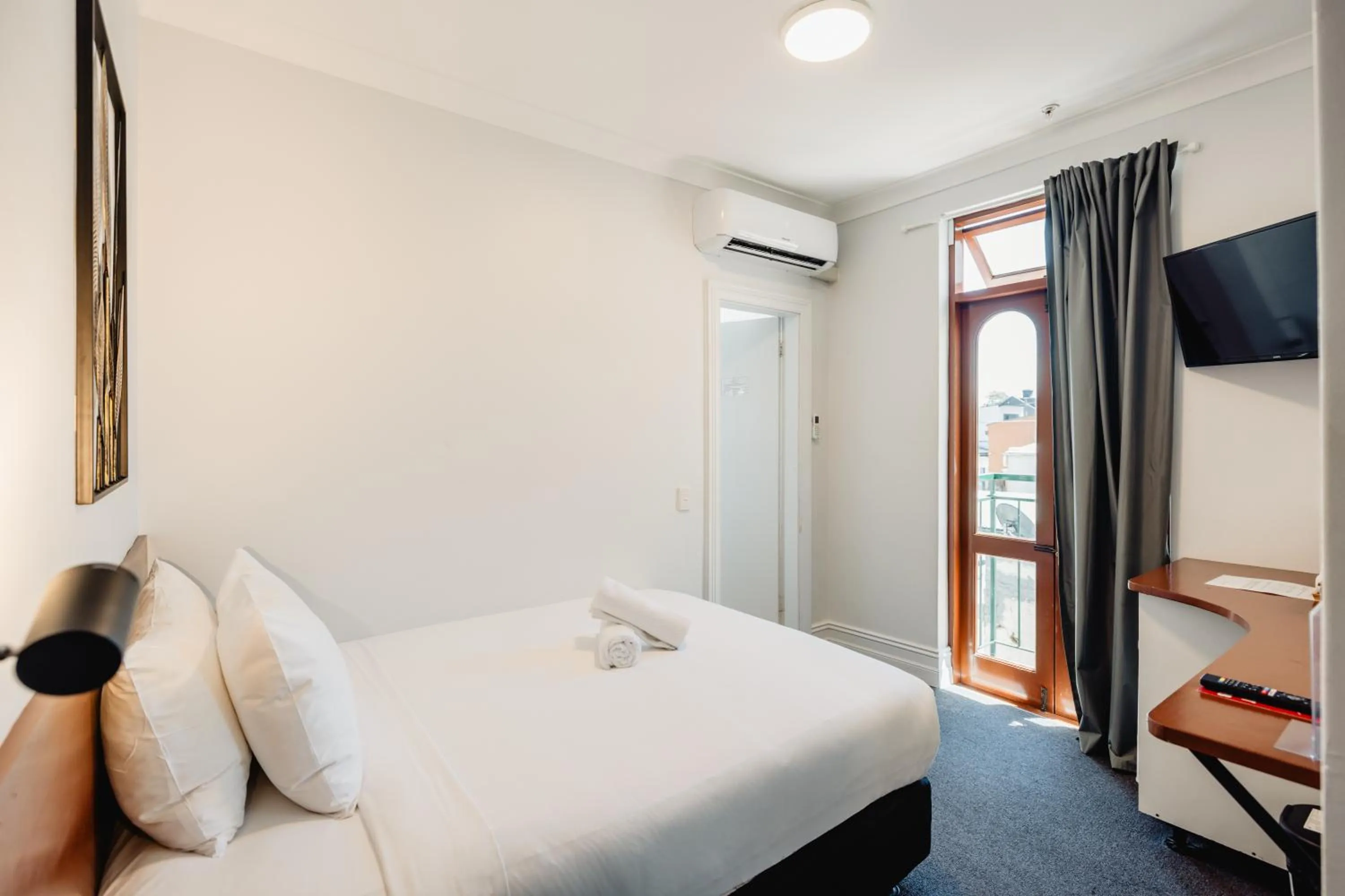 Balcony/Terrace, Bed in Newtown Cozy Stays