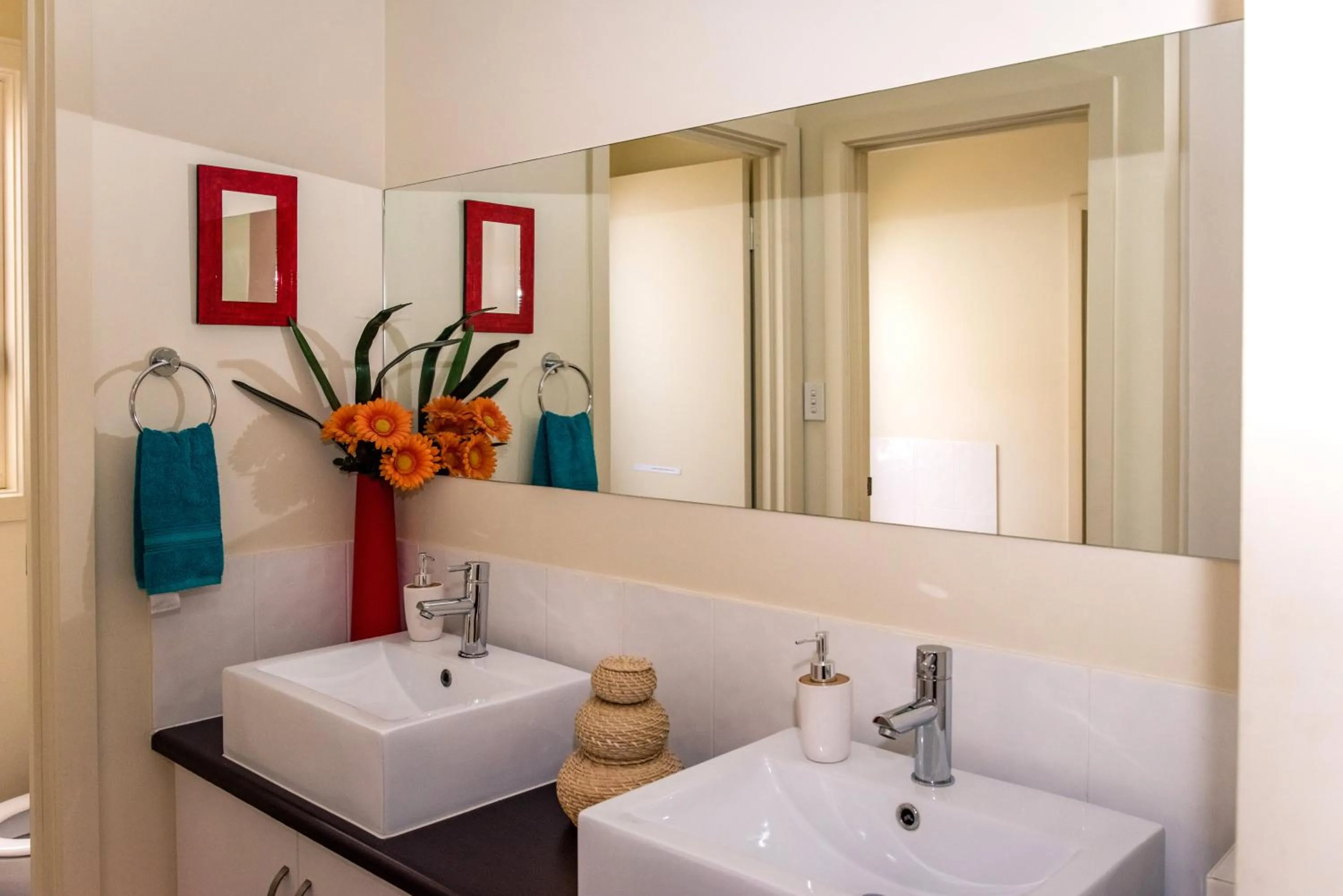 Bathroom in McLaren Vale Studio Apartments