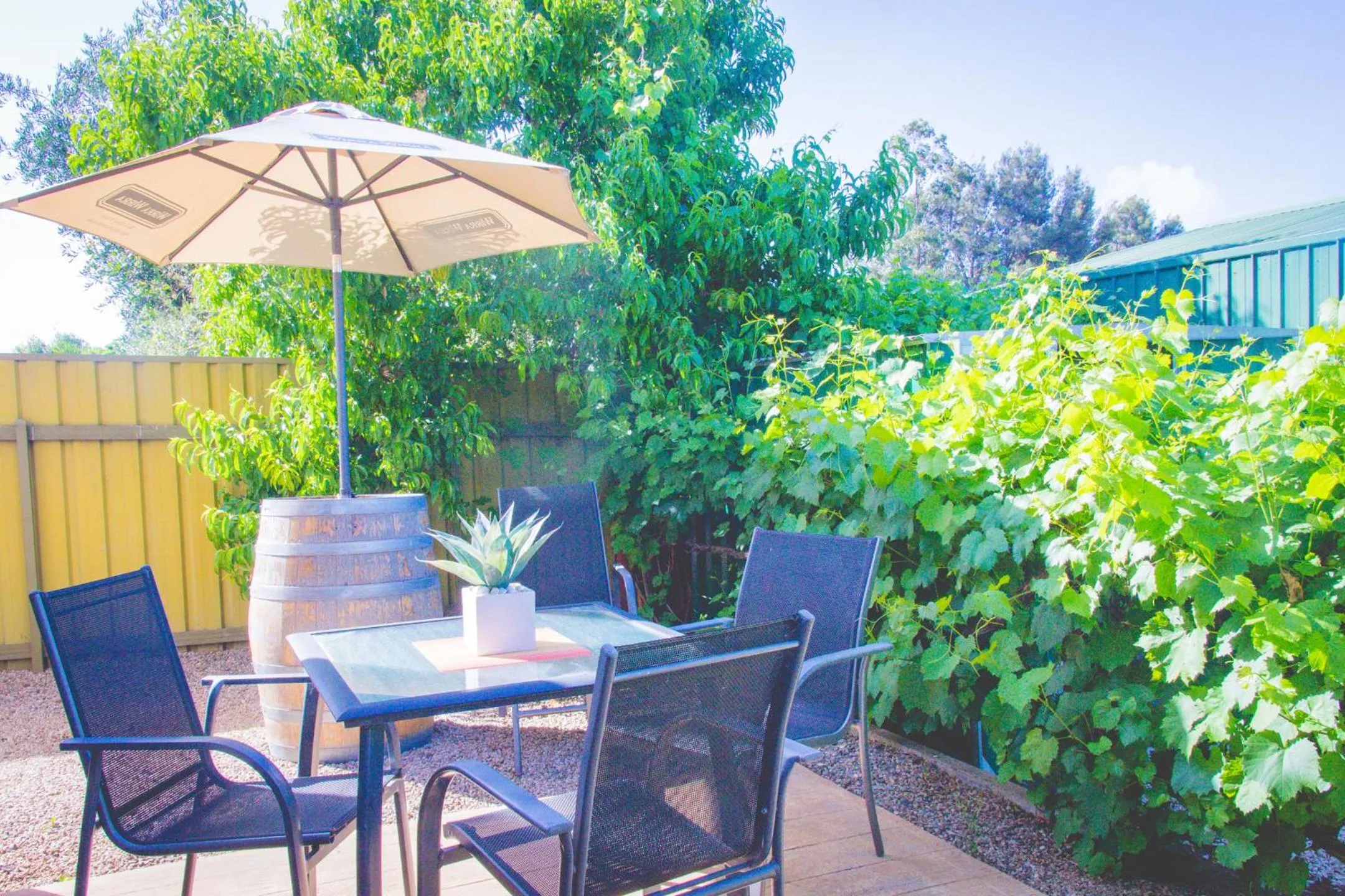 Property building in McLaren Vale Studio Apartments