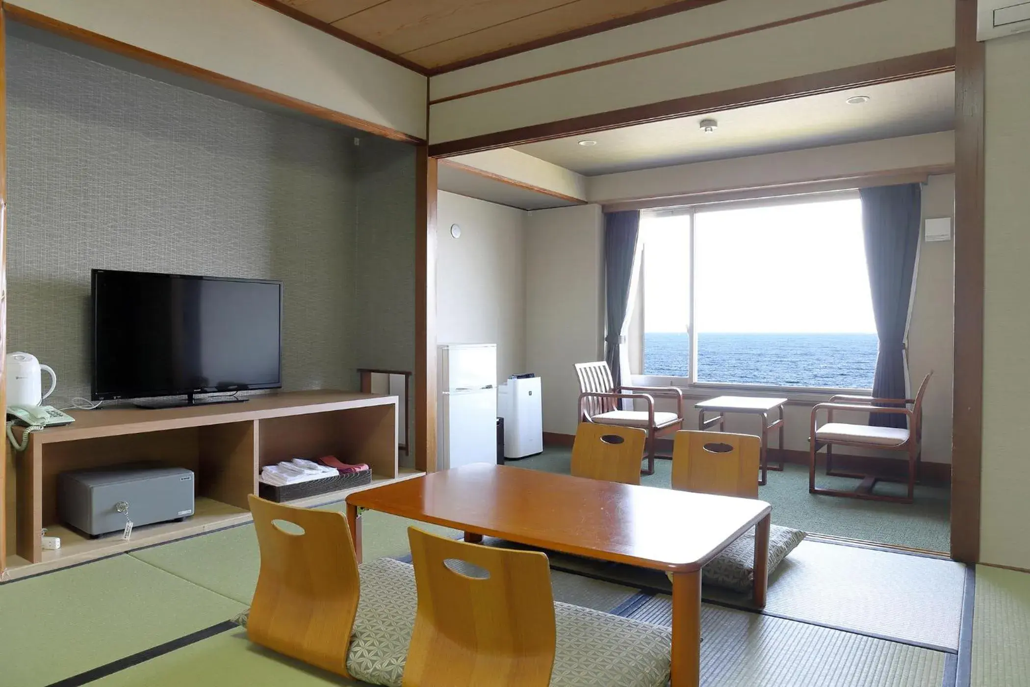 Standard Japanese-Style-Room 16 square yards (Sea Side) - single occupancy - Indoor Bath - Non-Smoking in Ooedo Onsen Monogatari Beppu Seifu Standard Japanese-Style-Room 16 square yards (Sea Side) - single occupancy - Indoor Bath - Non-Smoking in Ooedo Onsen Monogatari Beppu Seifu