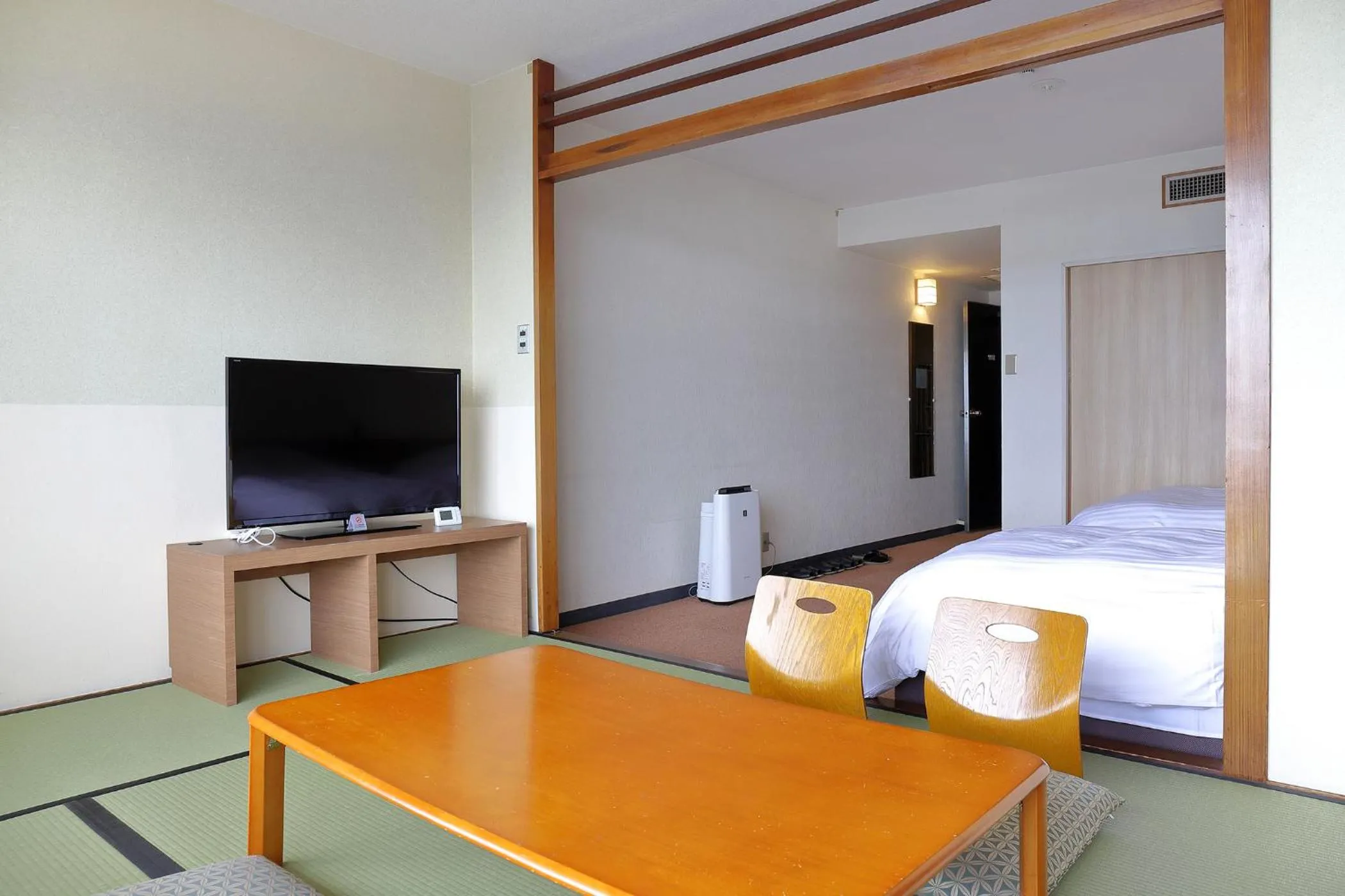 Photo of the whole room, Bed in Ooedo Onsen Monogatari Beppu Seifu