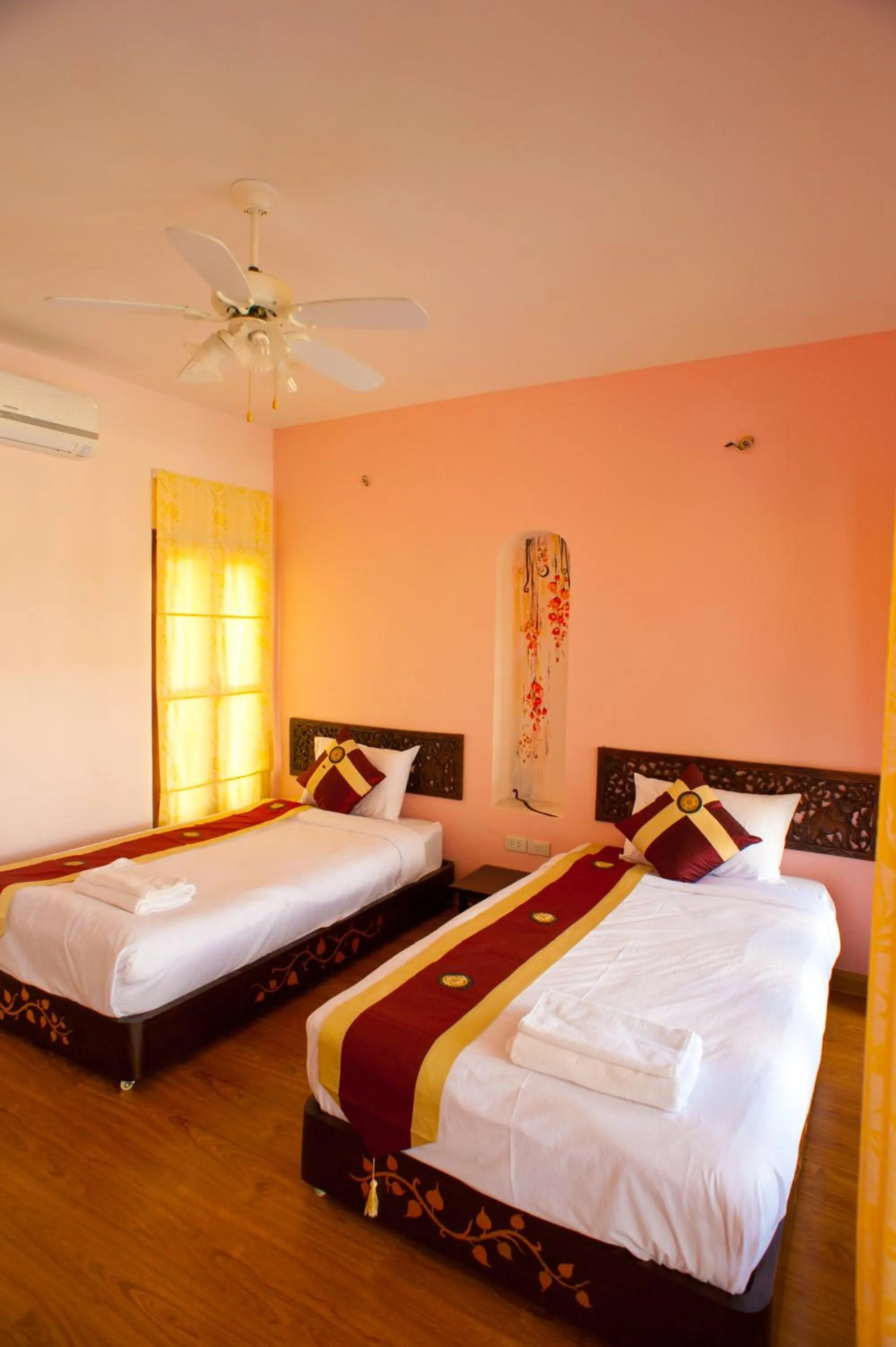 Photo of the whole room, Bed in Pai Vieng Fah Resort