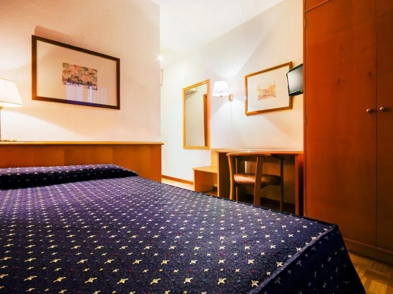 Bed in Hotel Alcarria