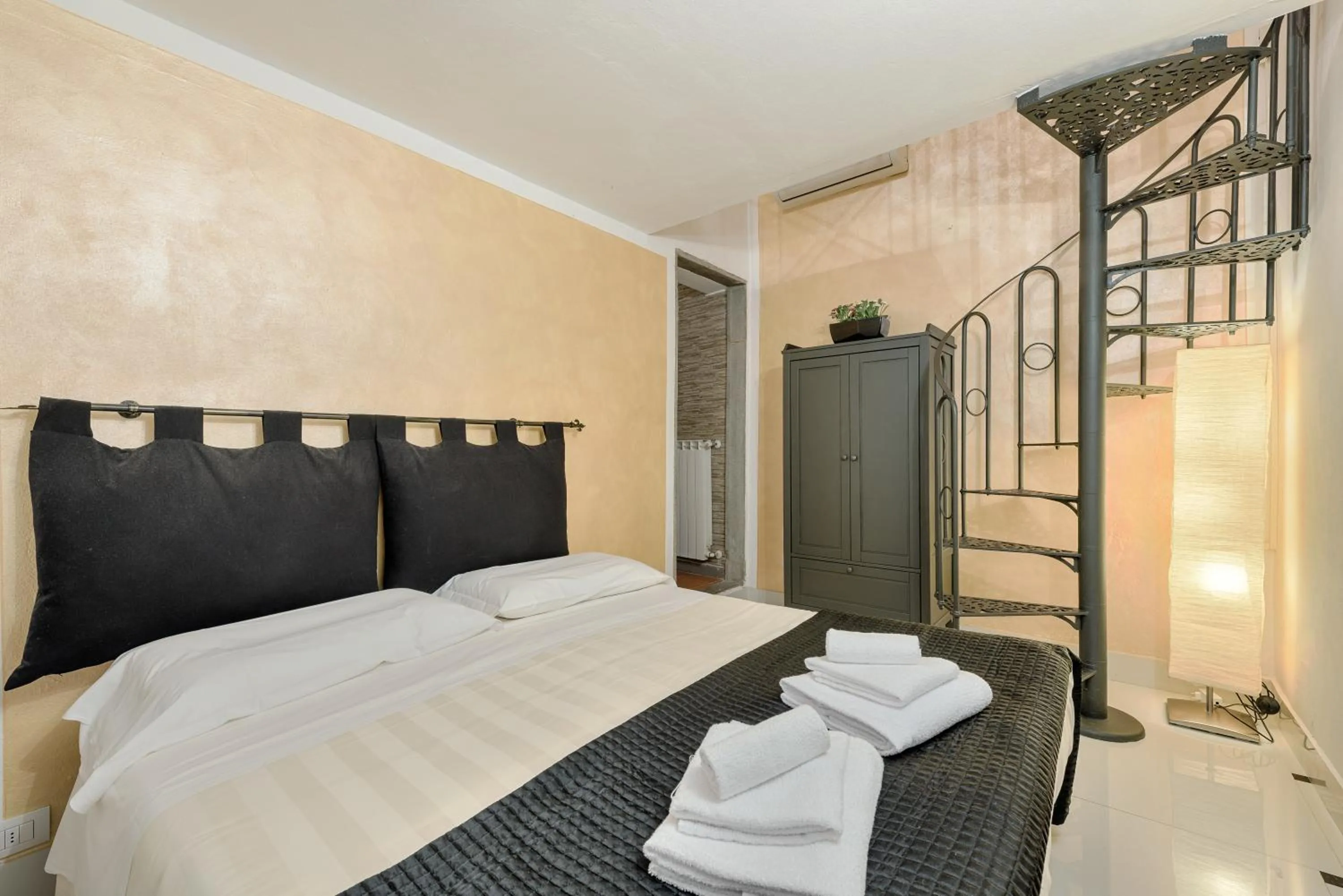 Bed in Santo Spirito Frescos by Mmega