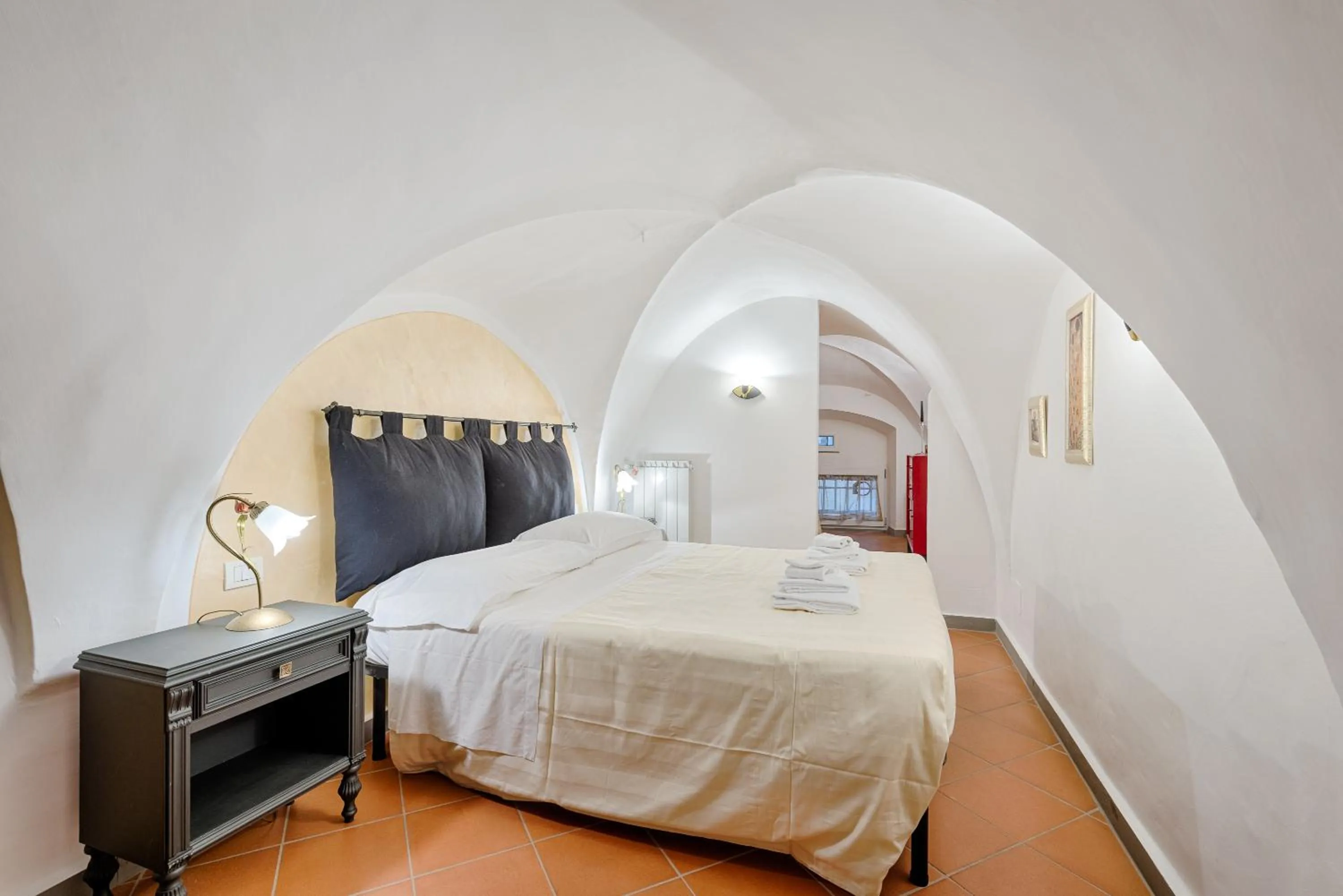 Bed in Santo Spirito Frescos by Mmega