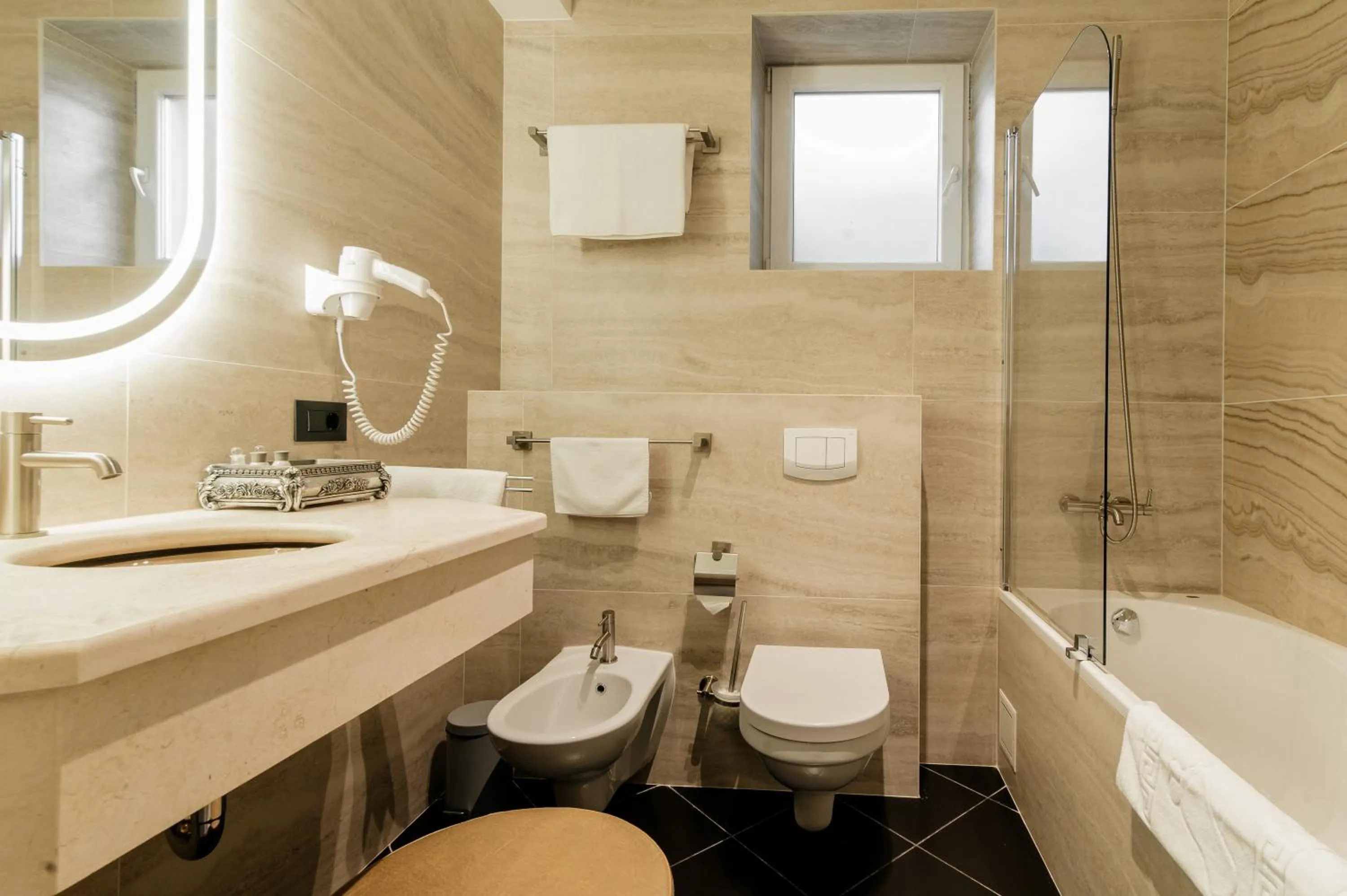 Weekend Boutique Hotel