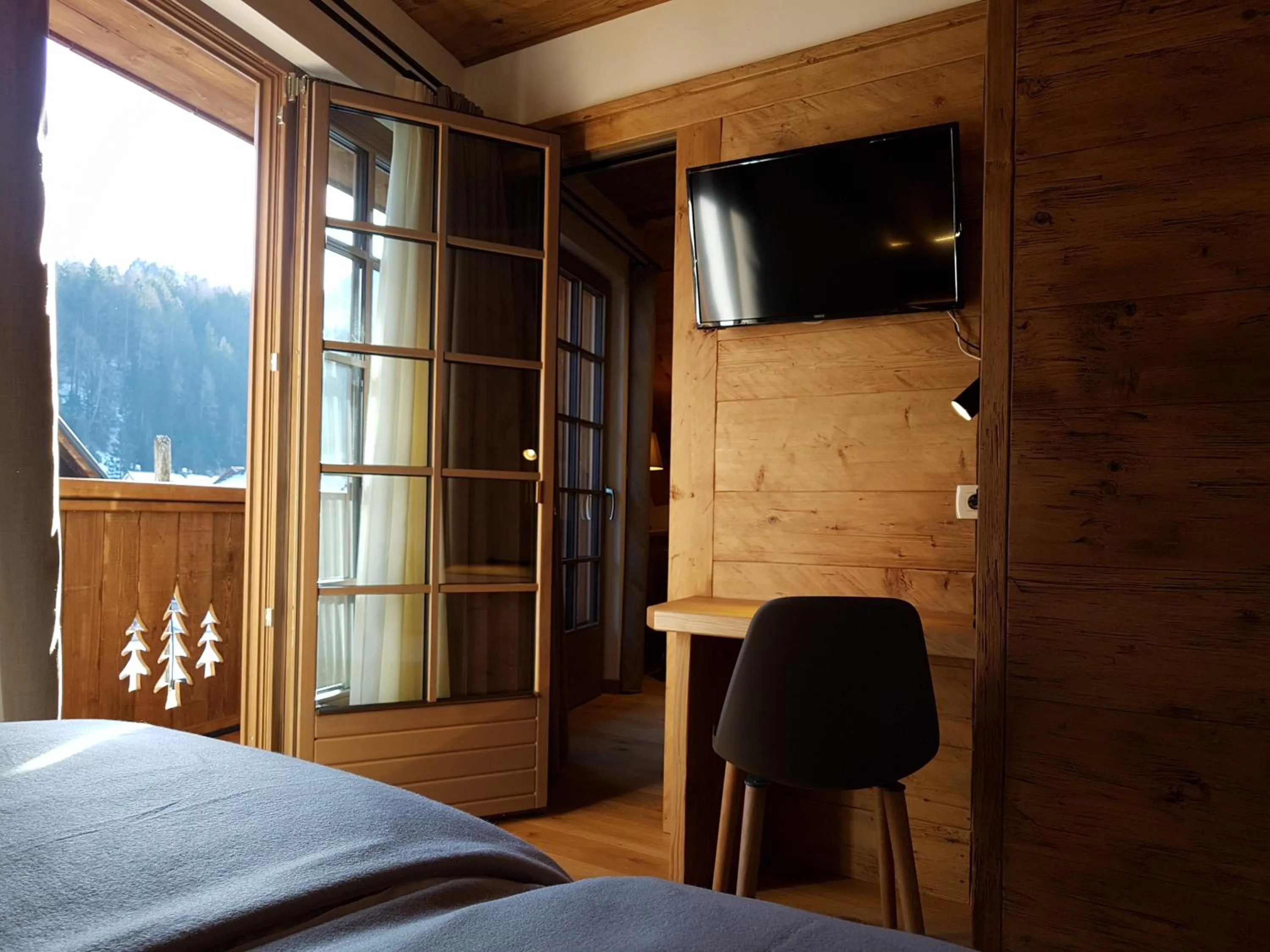 Balcony/Terrace, Bed in Hotel Vandot