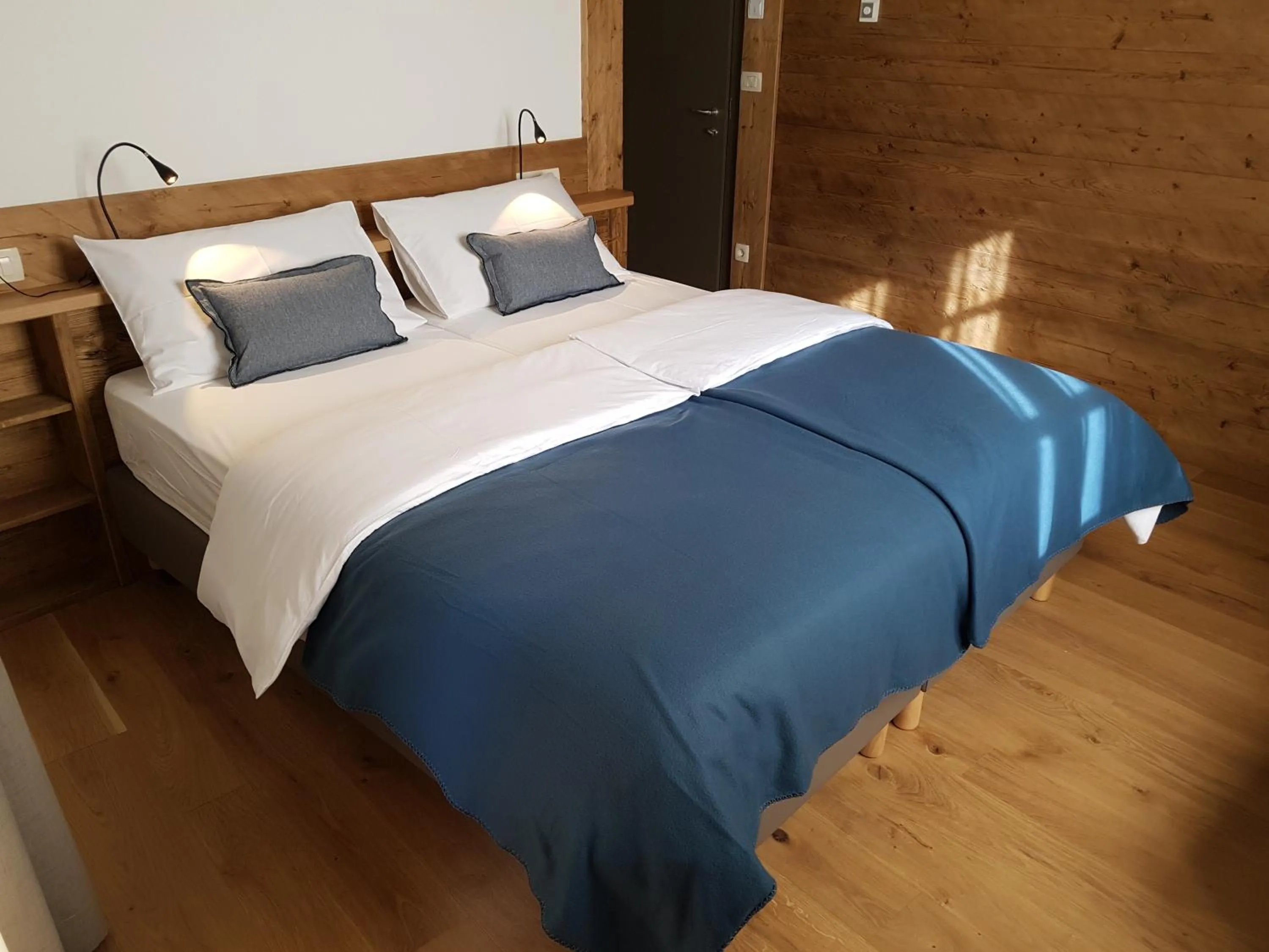 Coffee/tea facilities, Bed in Hotel Vandot