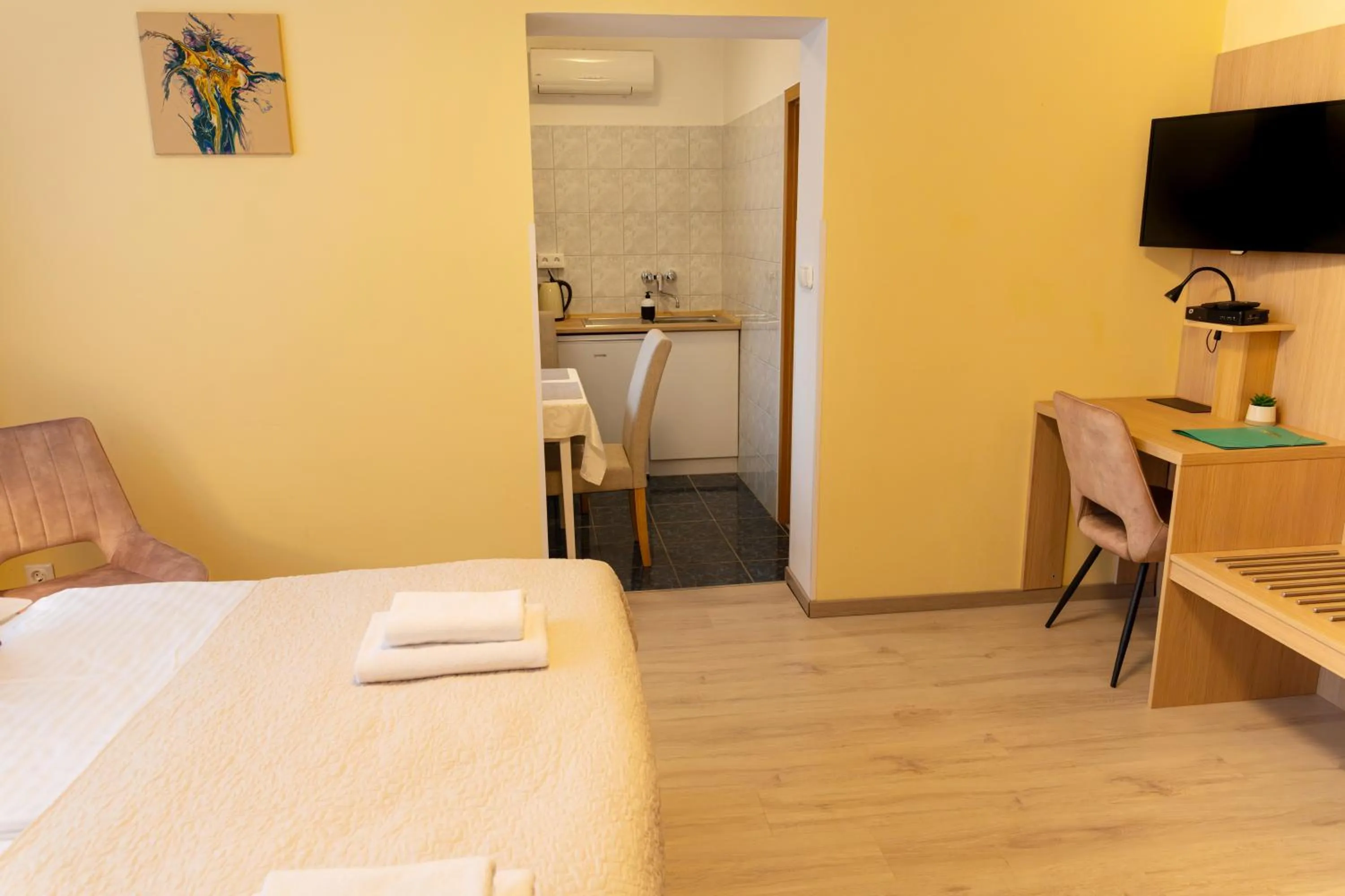 Bed in Hotel Penta Lux