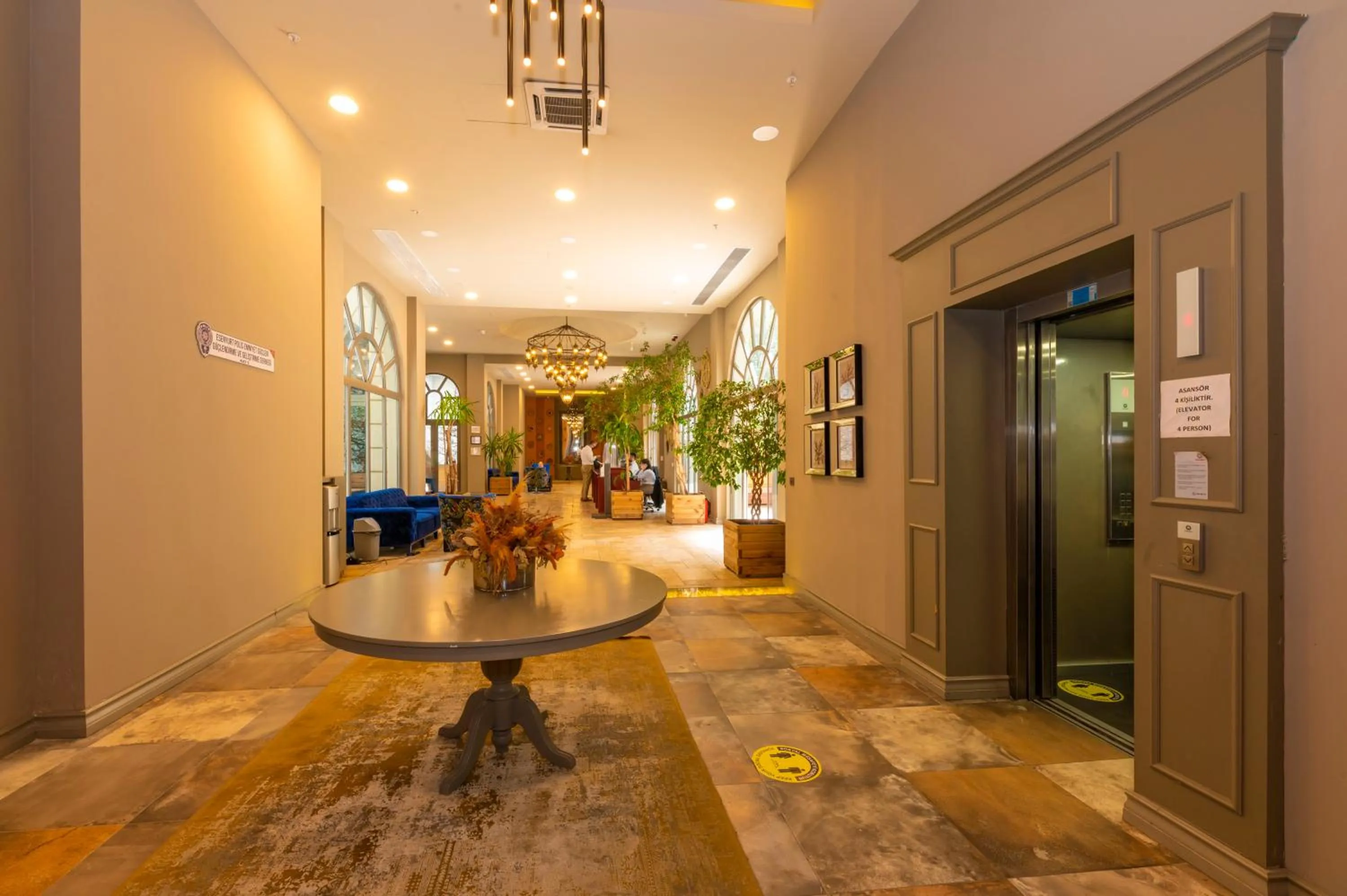 Nightclub / DJ in Agora Suites