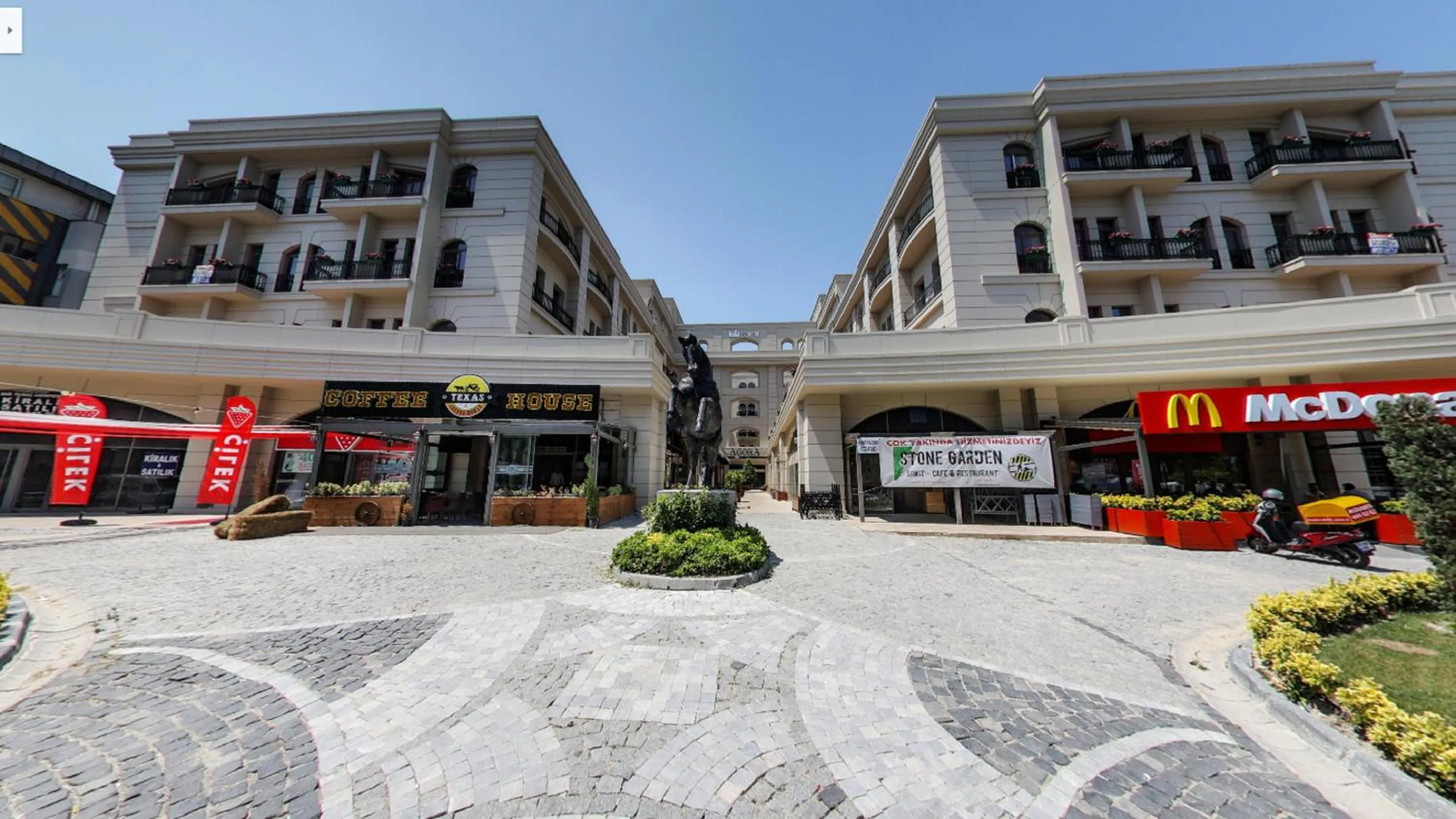 Facade/entrance in Agora Suites