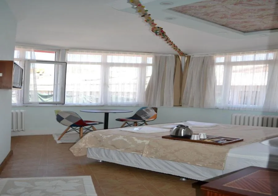 Photo of the whole room, Bed in Yeni Hotel