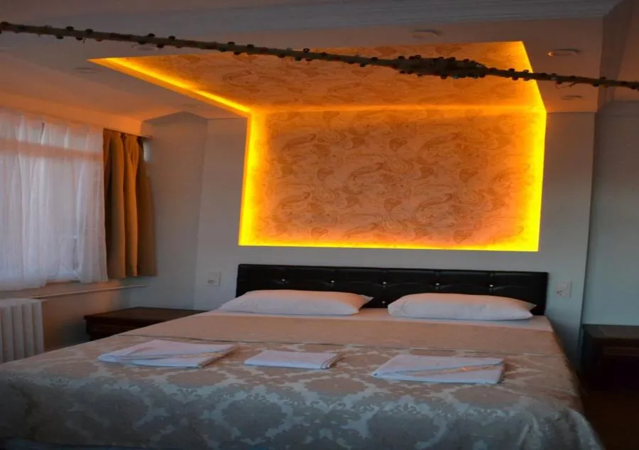 Photo of the whole room, Bed in Yeni Hotel