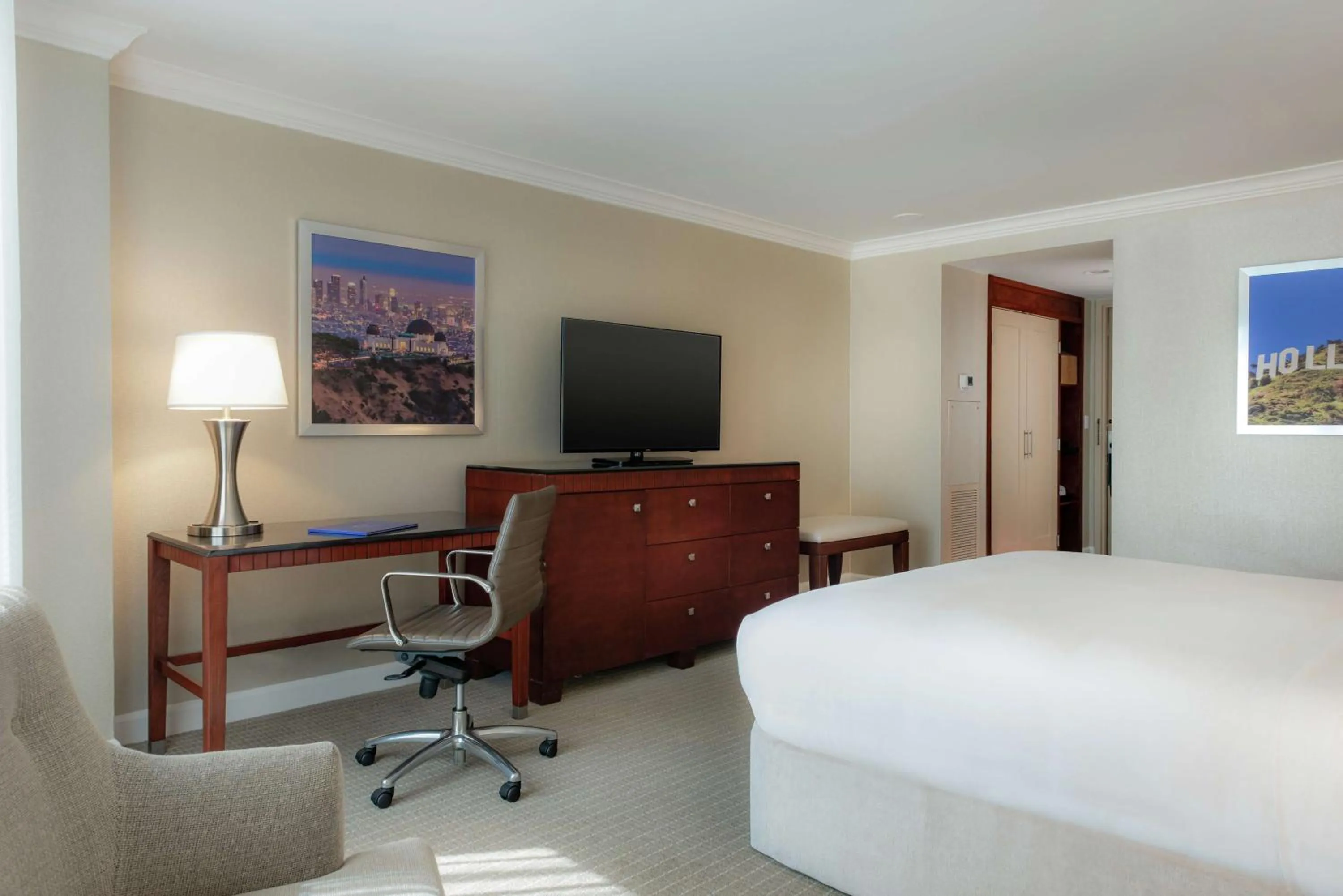 Bed in Hilton Los Angeles-Universal City