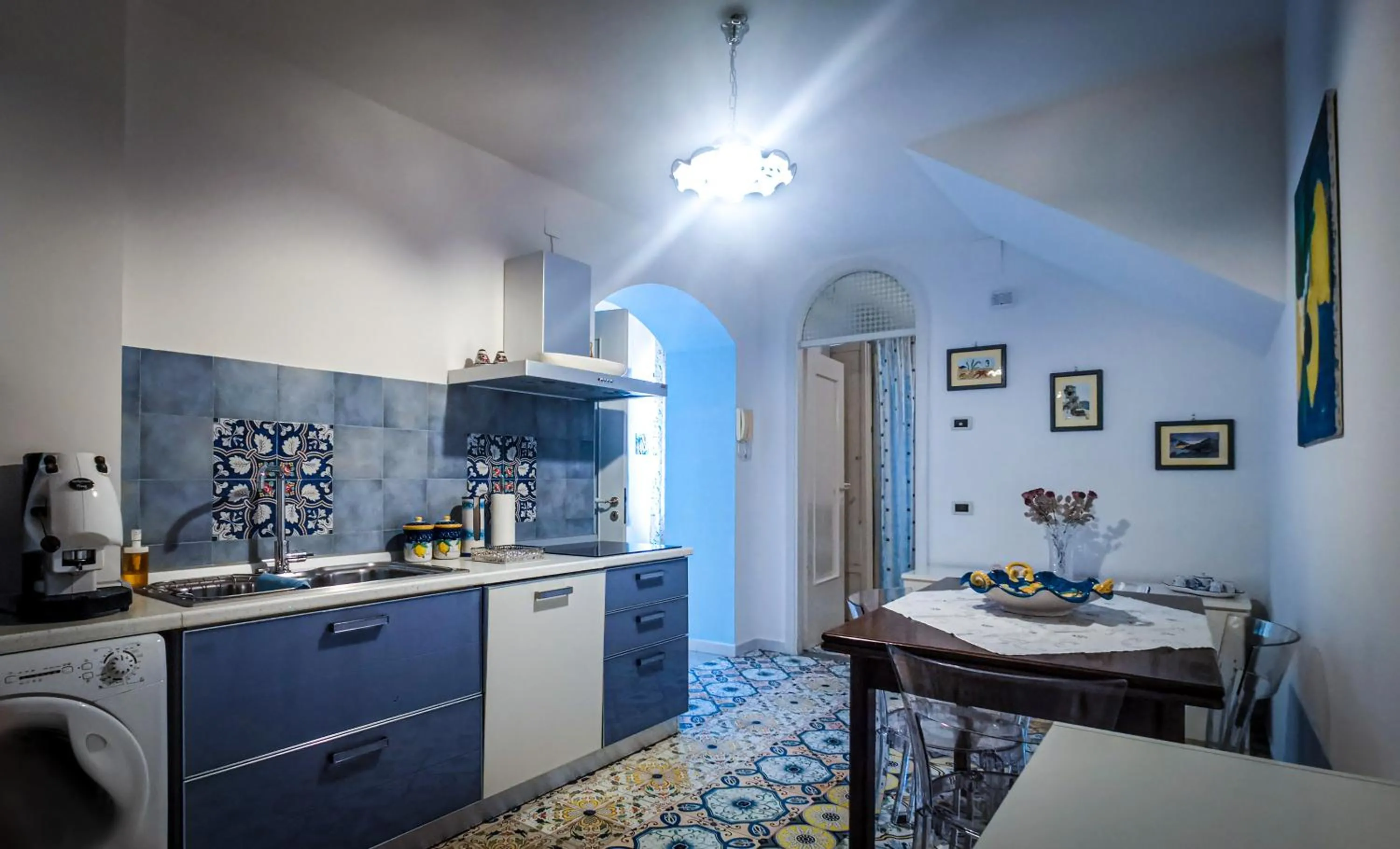 Kitchen or kitchenette in Villa Angelina