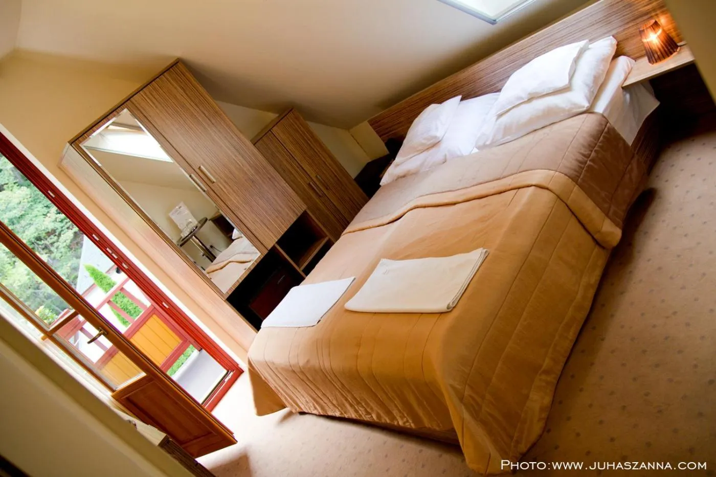 Bed in Hotel Tókert Szálloda és Étterem