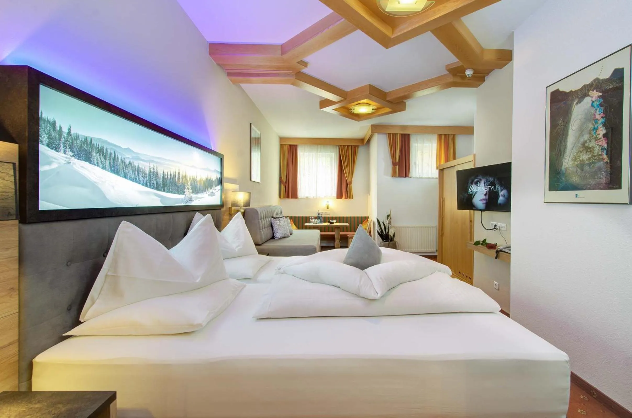 Photo of the whole room, Bed in Alpinstyle Hotel Ischgl