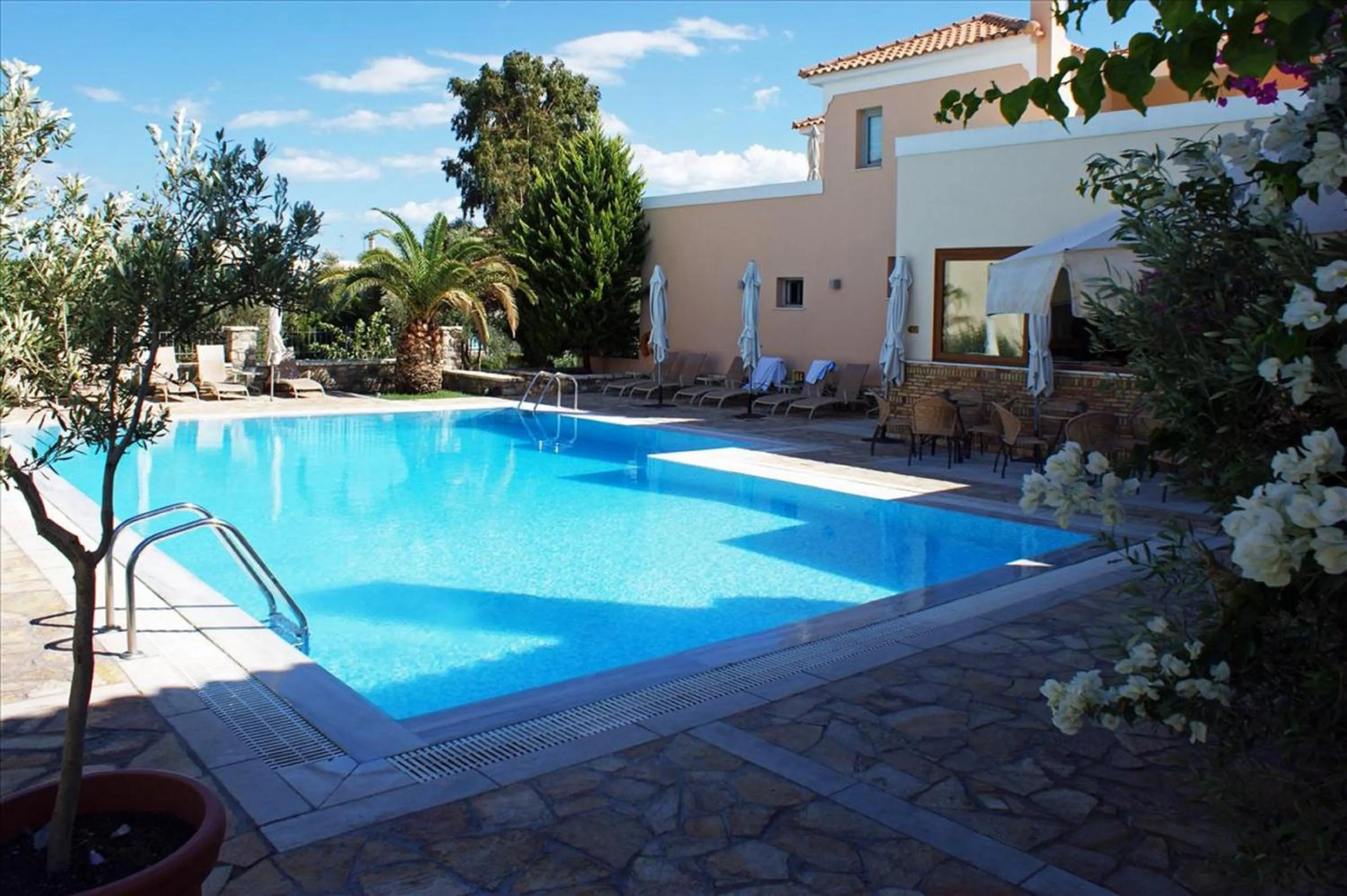 Swimming pool in Harmony Hotel Apartments