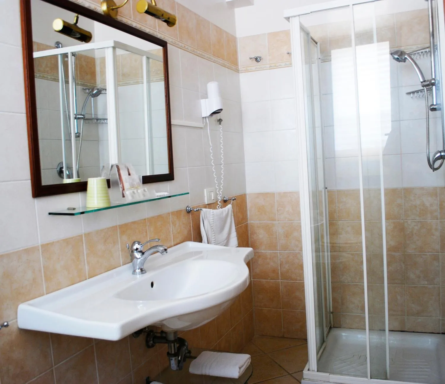 Bathroom in Greta Rooms Hotel