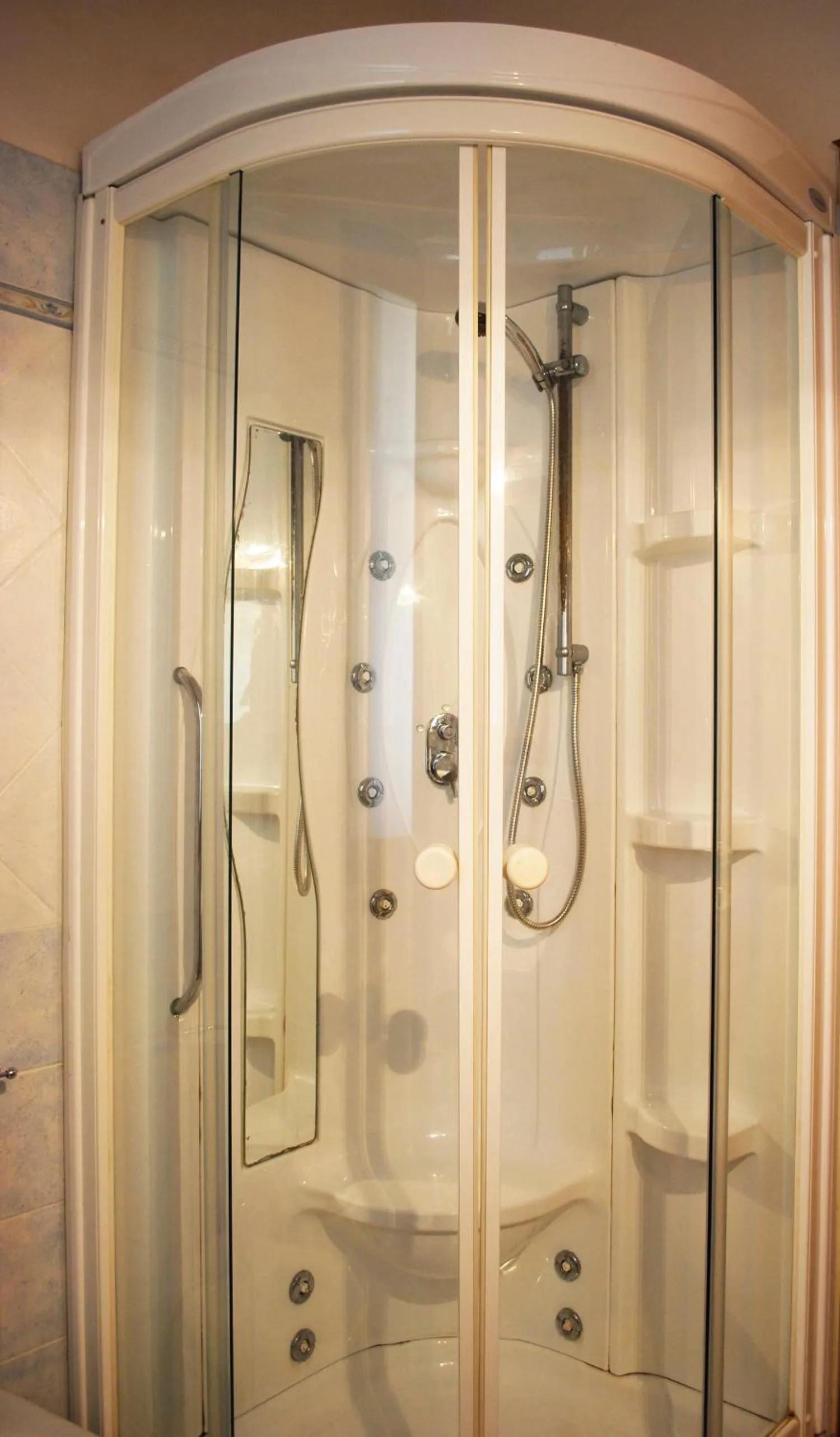 Bathroom in Greta Rooms Hotel