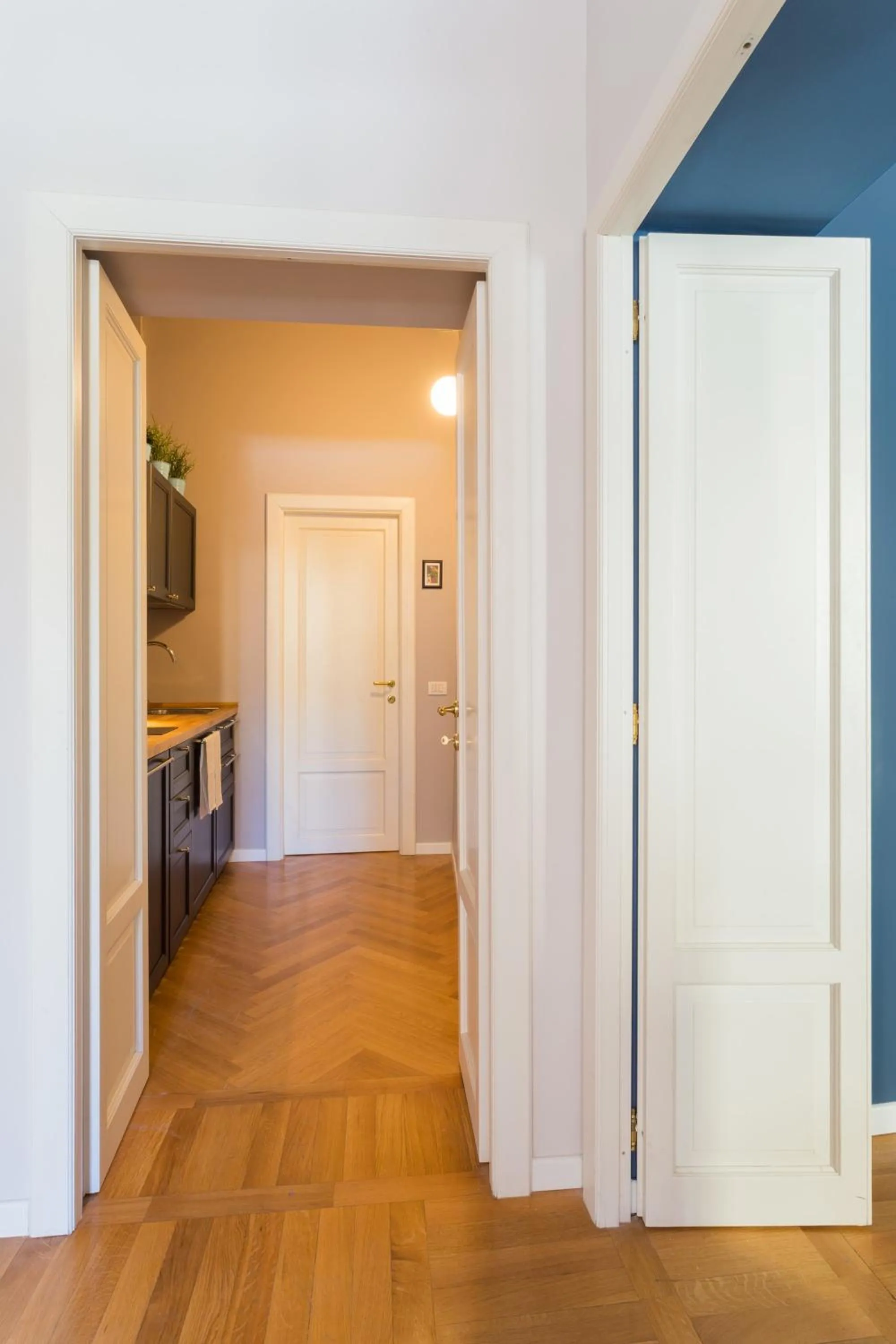Kitchen or kitchenette in COSY APARTMENT 2 MINUTES FROM DUOMO