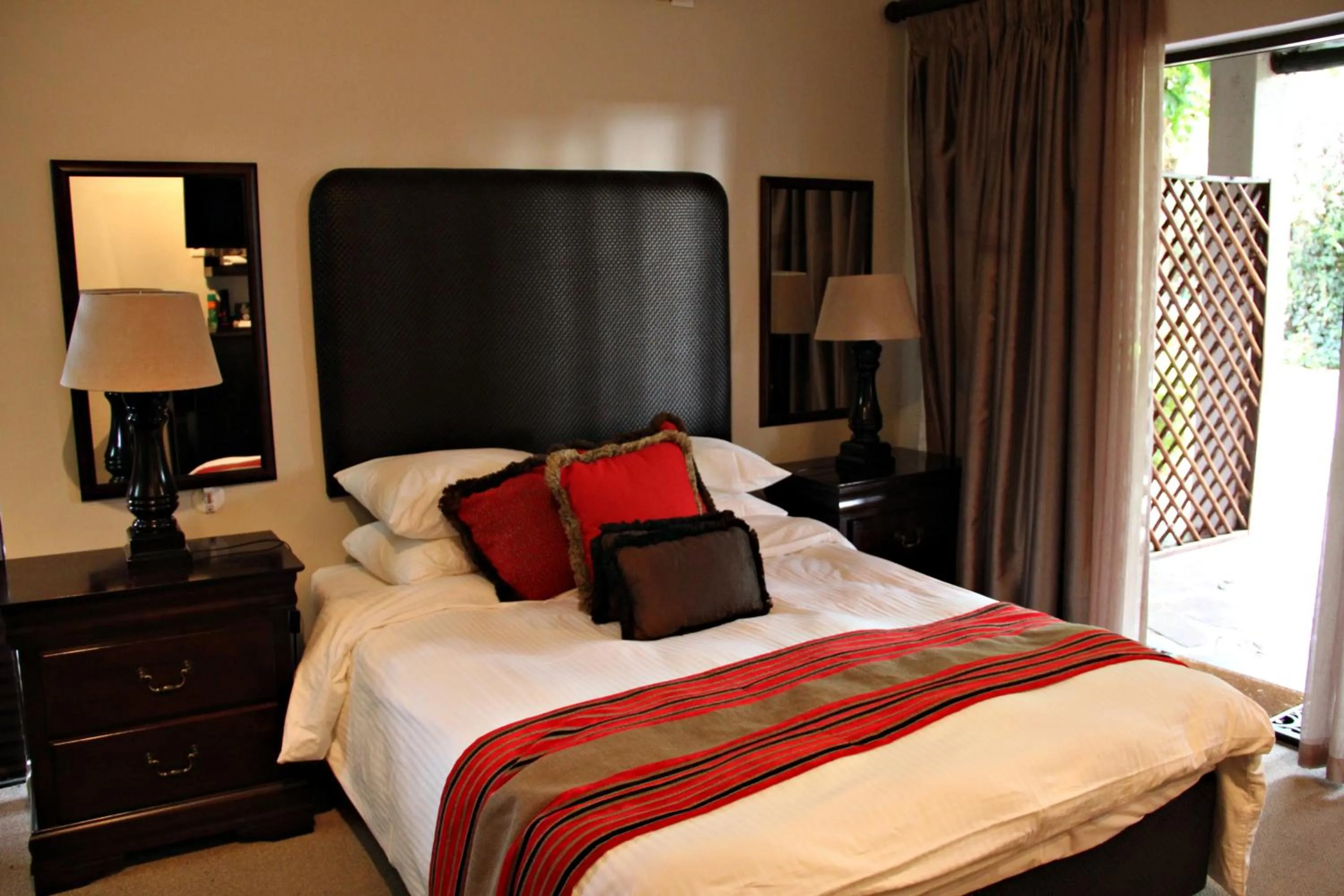 Bedroom, Bed in Browns Manor