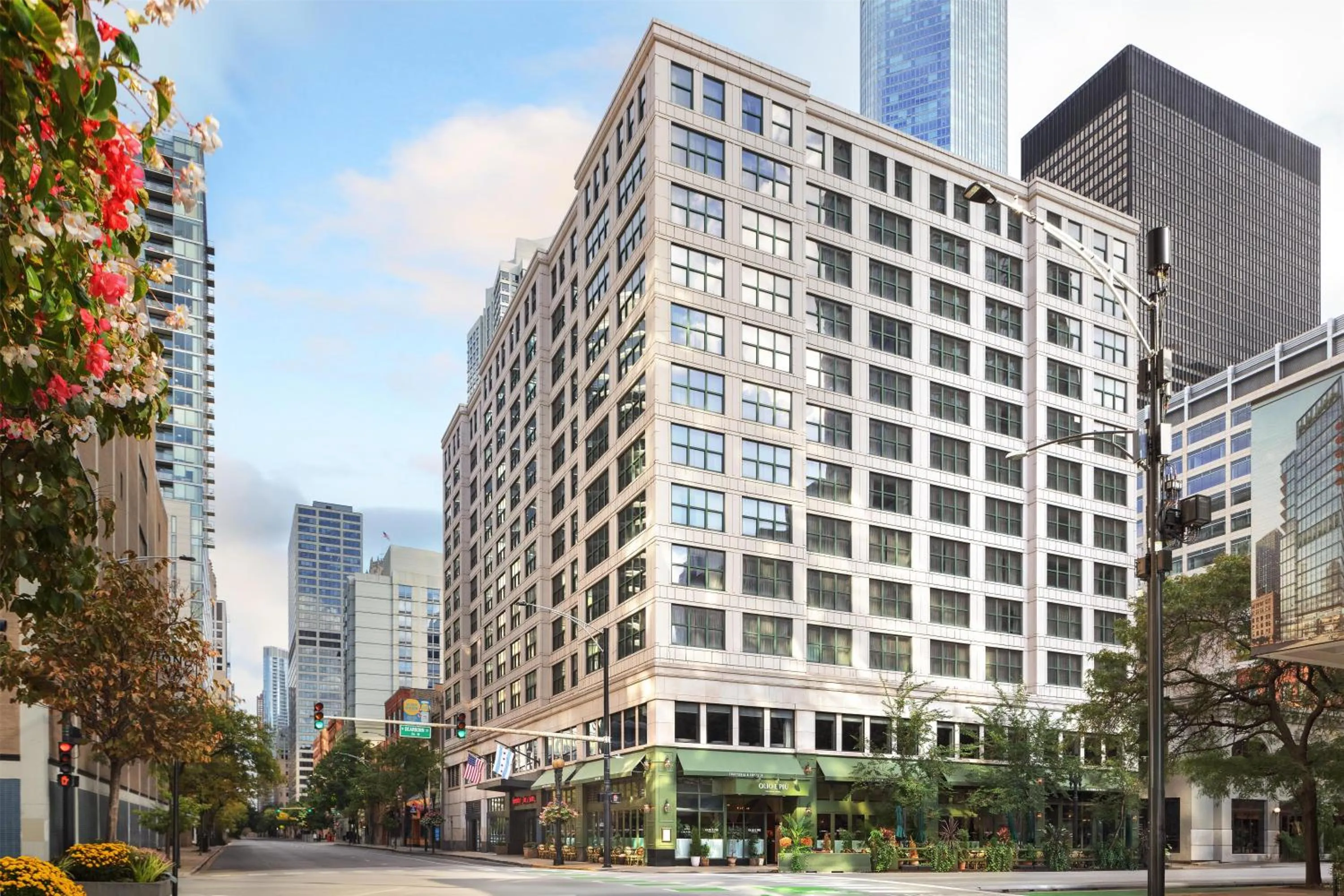 Property building in Hampton Inn & Suites Chicago-Downtown