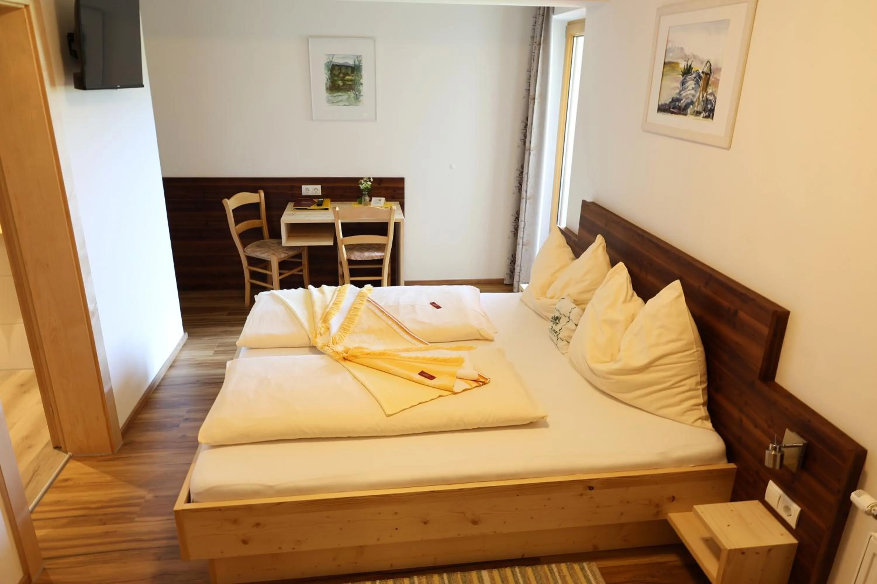 Bedroom, Bed in Hotel Gasthof zur Linde