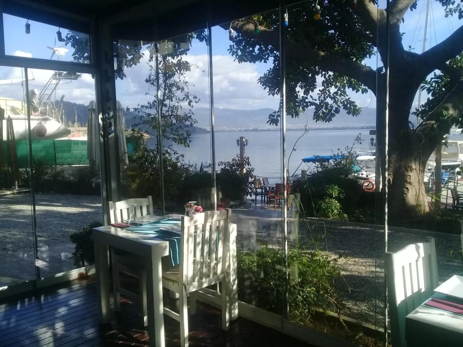 Restaurant/places to eat in Marina Boutique Hotel