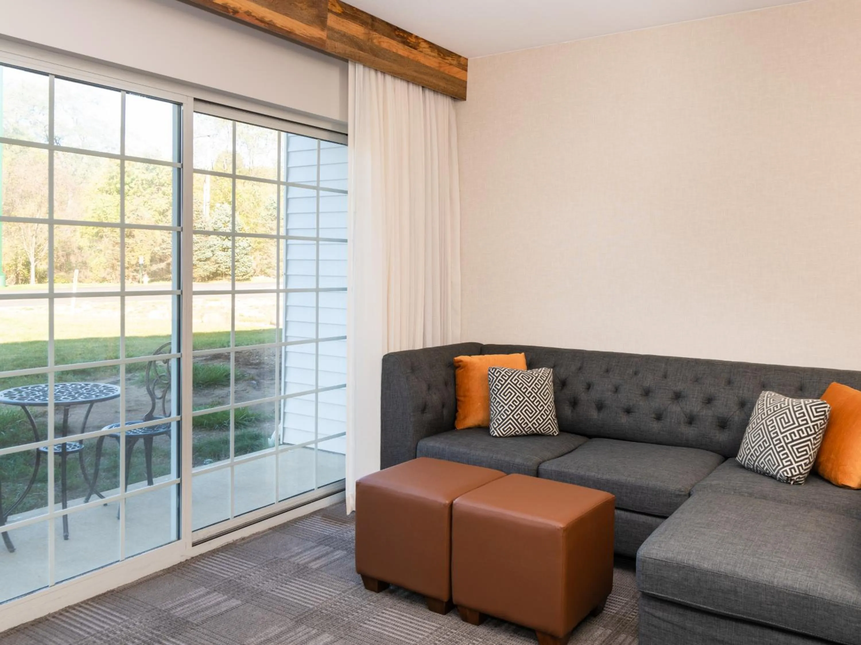 Seating area in Cherry Valley Hotel