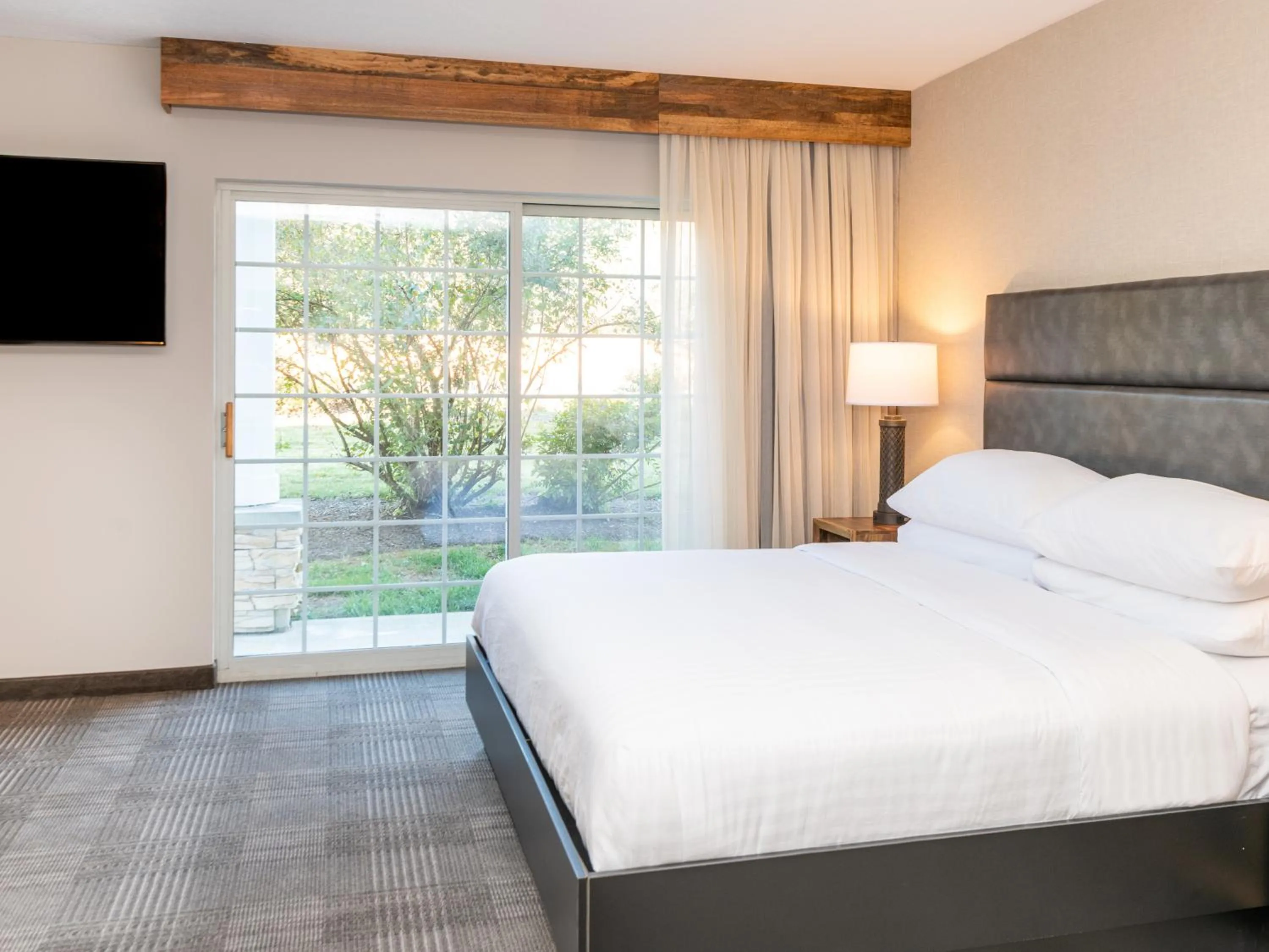 Bed in Cherry Valley Hotel