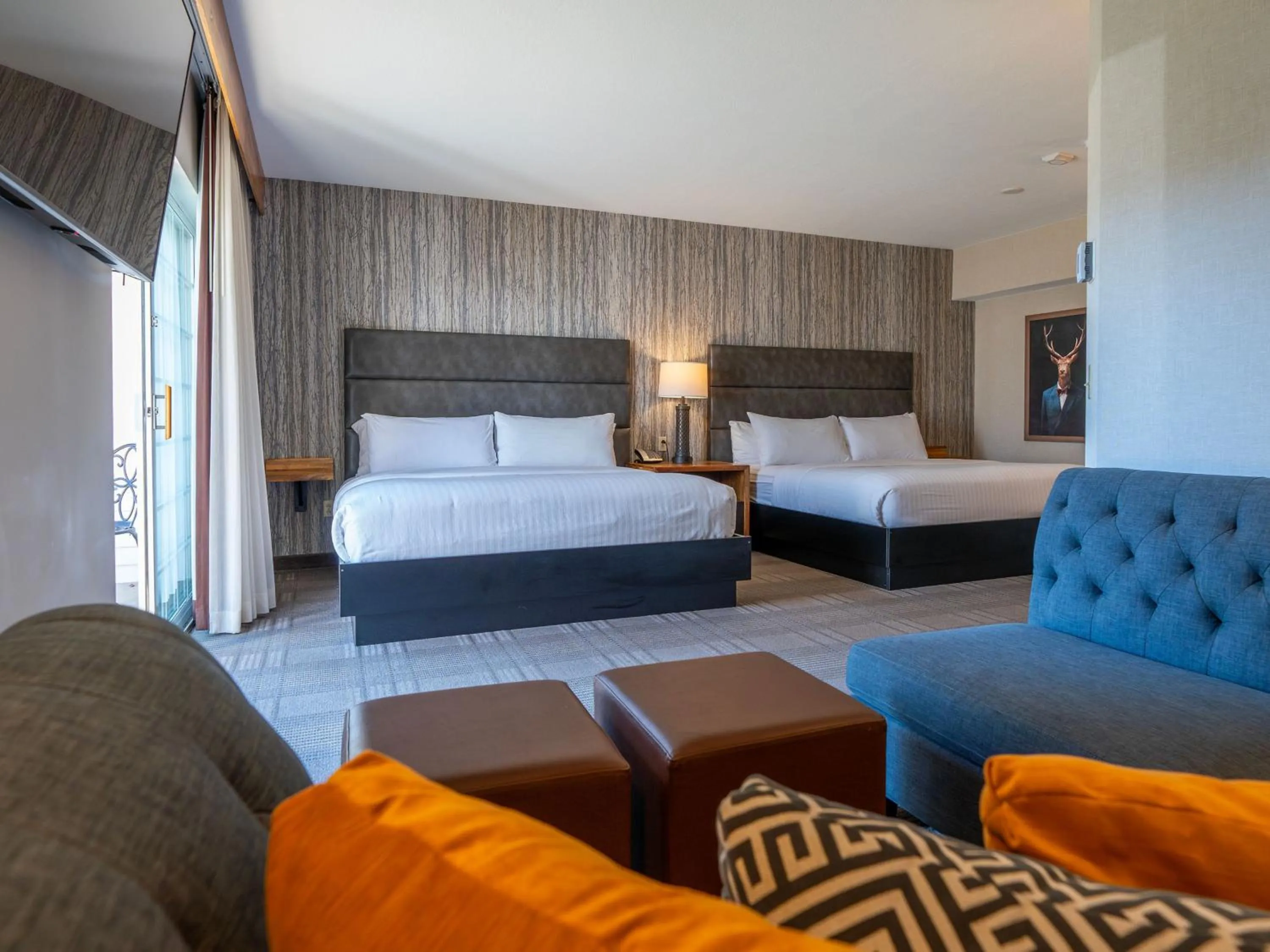 Bed in Cherry Valley Hotel