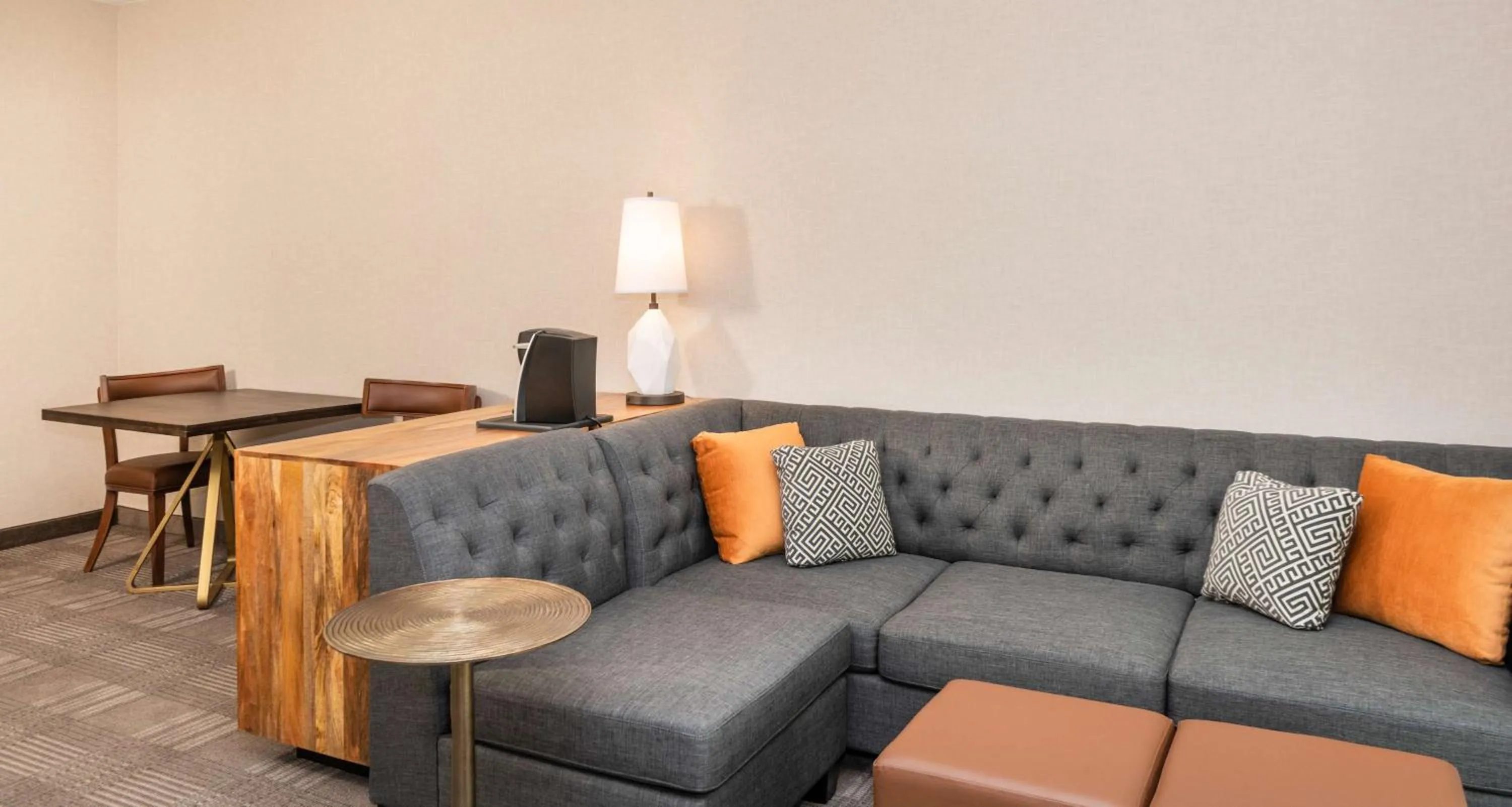 Photo of the whole room in Cherry Valley Hotel