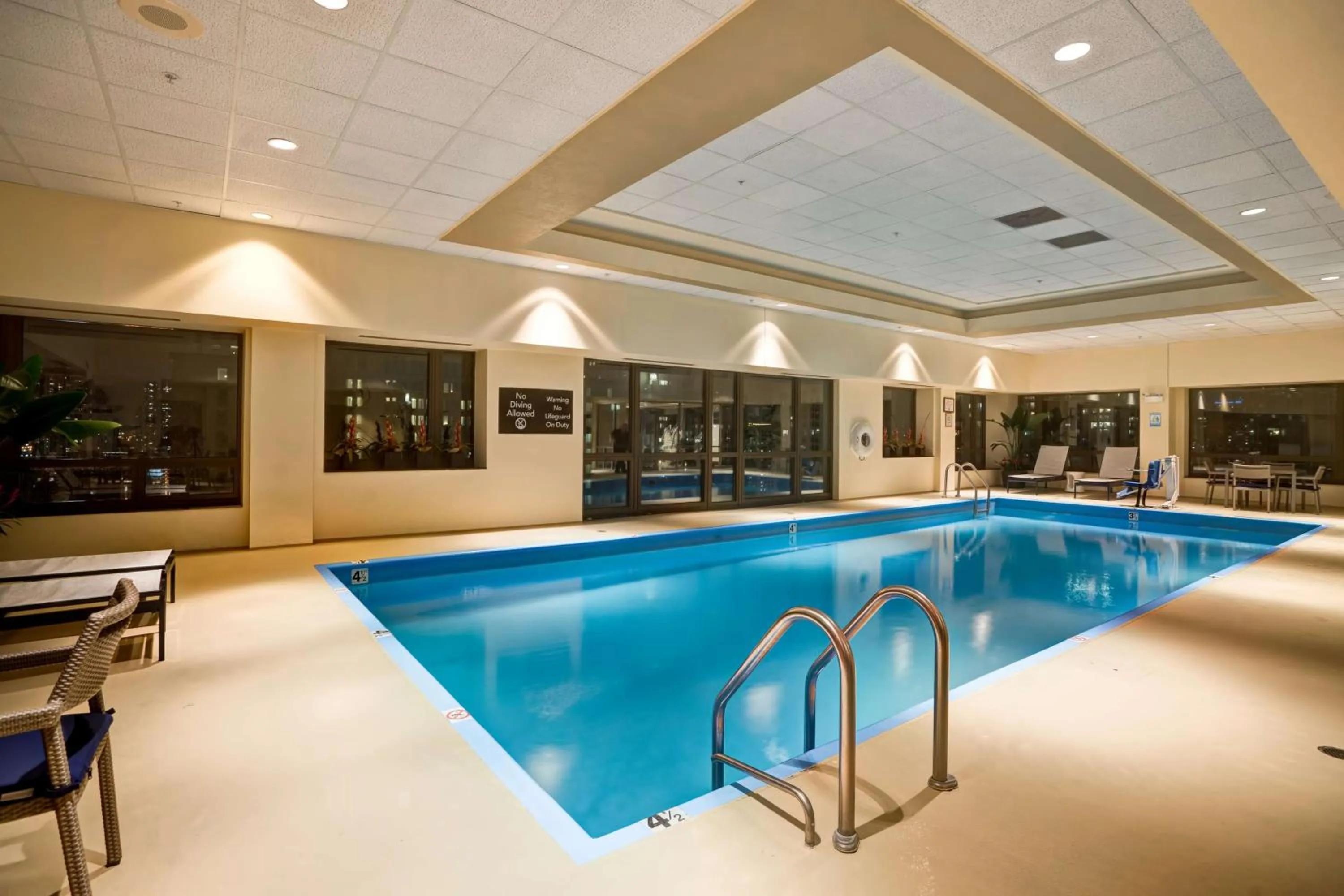 Swimming pool in Homewood Suites by Hilton Chicago-Downtown