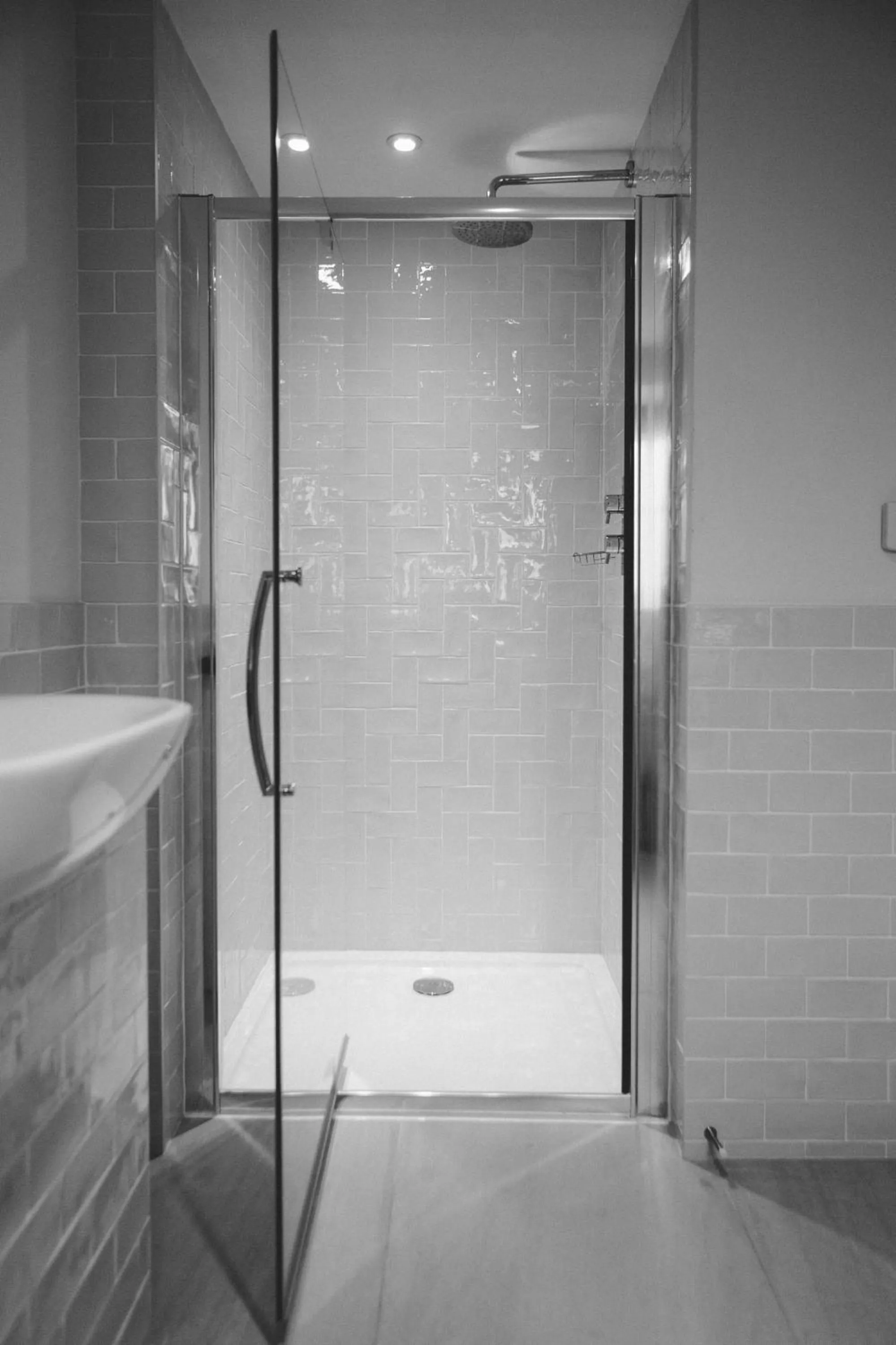 Shower in The Hero