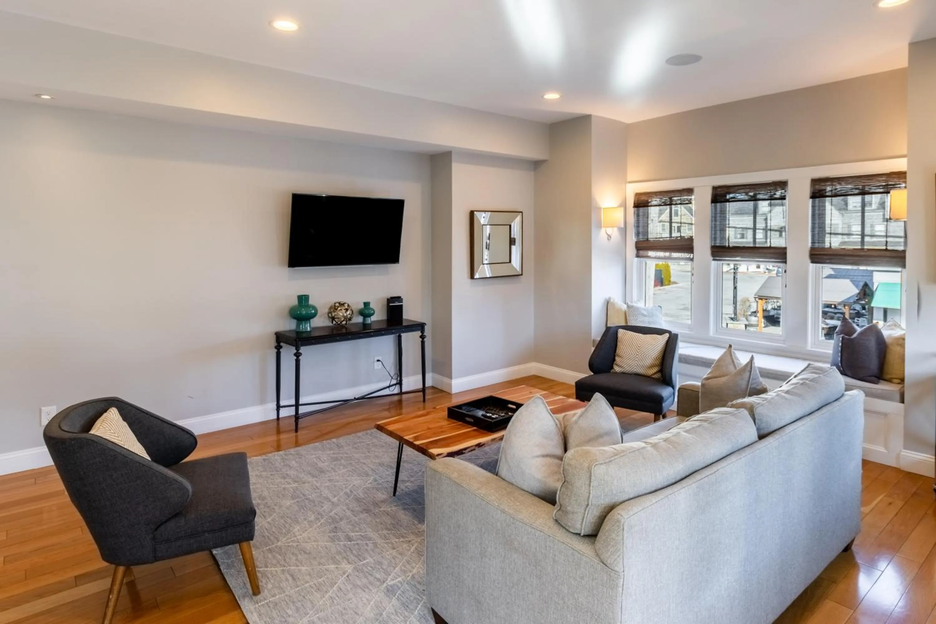 The Newport Lofts - 595 Thames Street