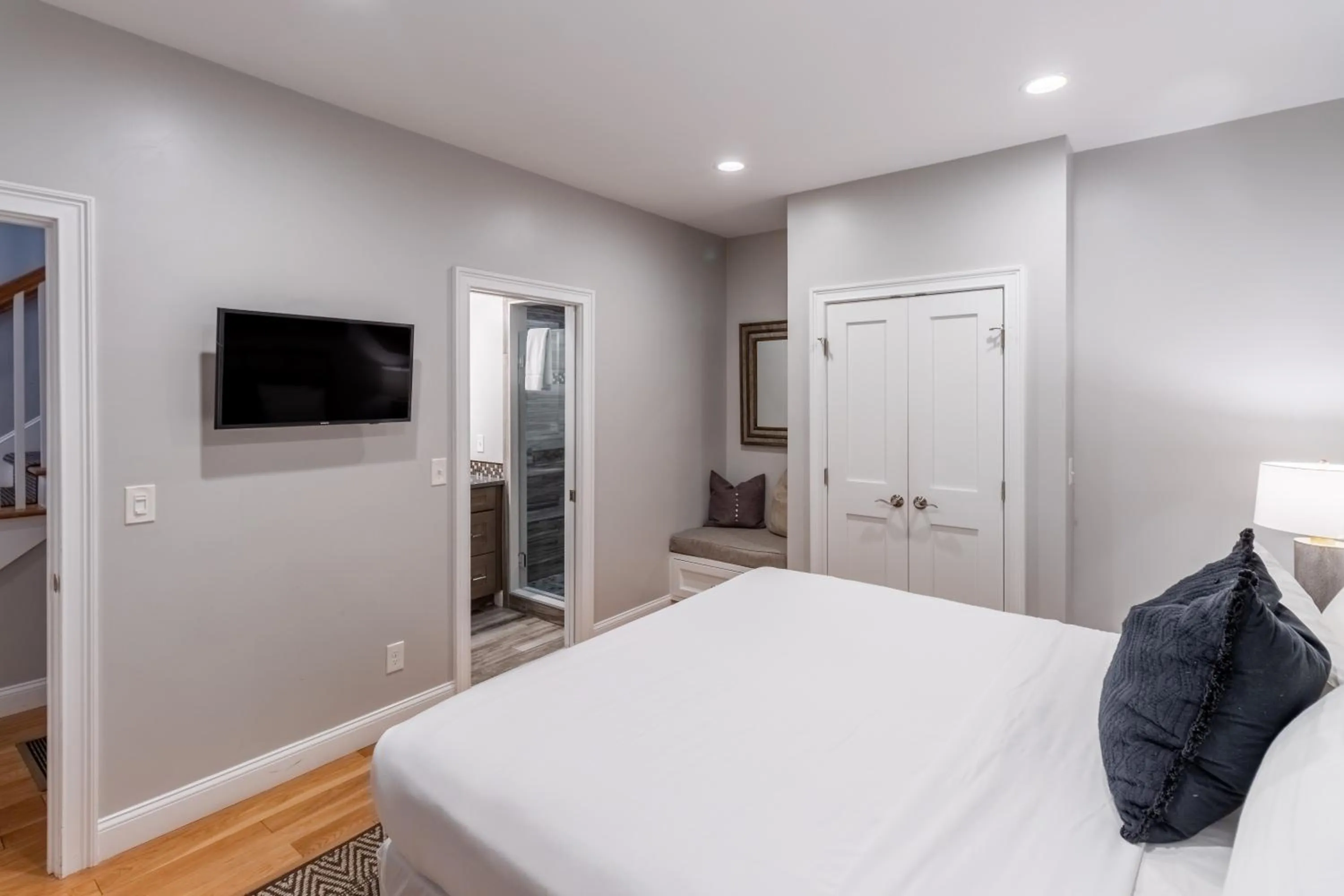 Bed in The Newport Lofts - 595 Thames Street