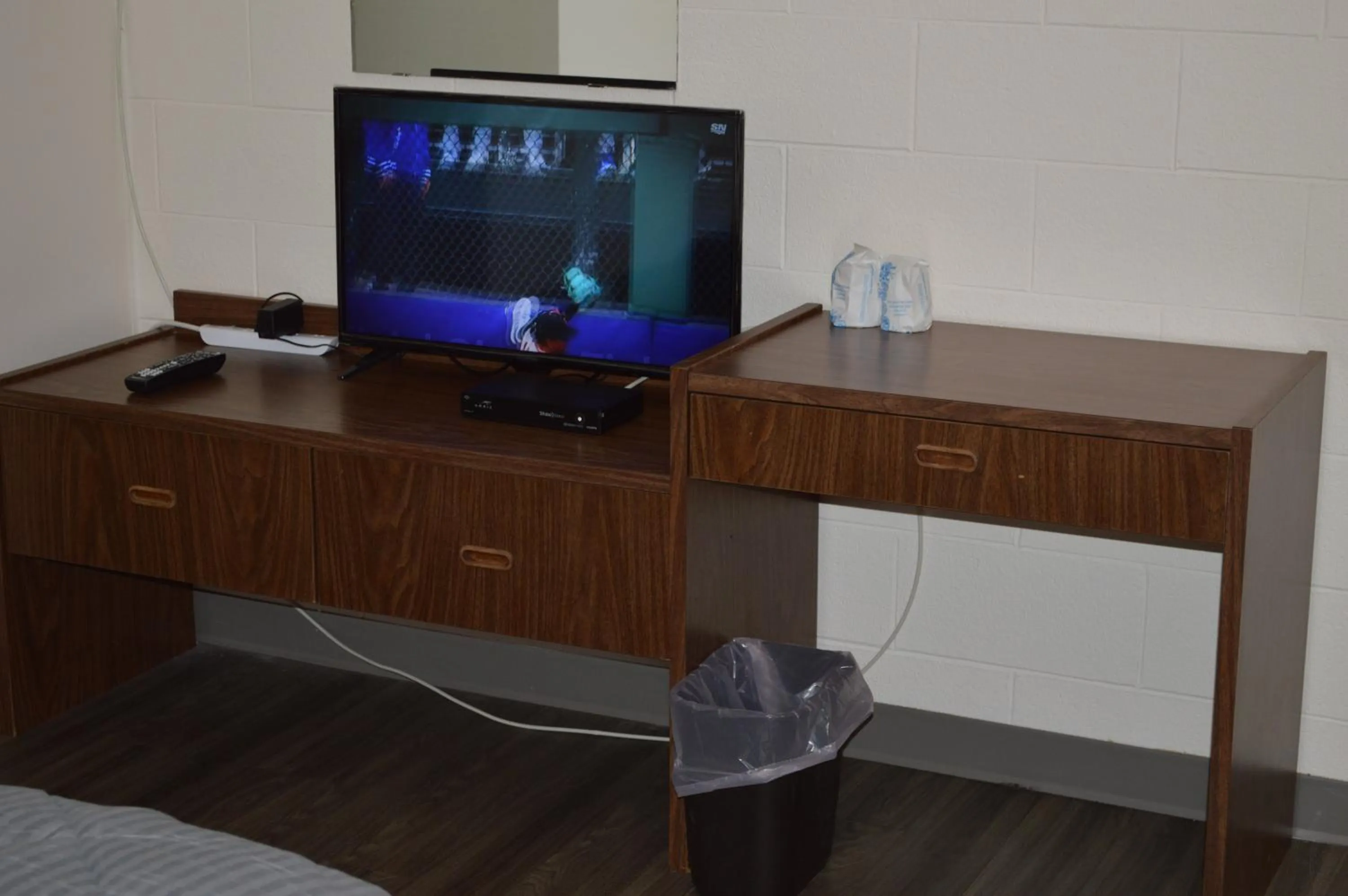 TV and multimedia in A1 Motel And Campground